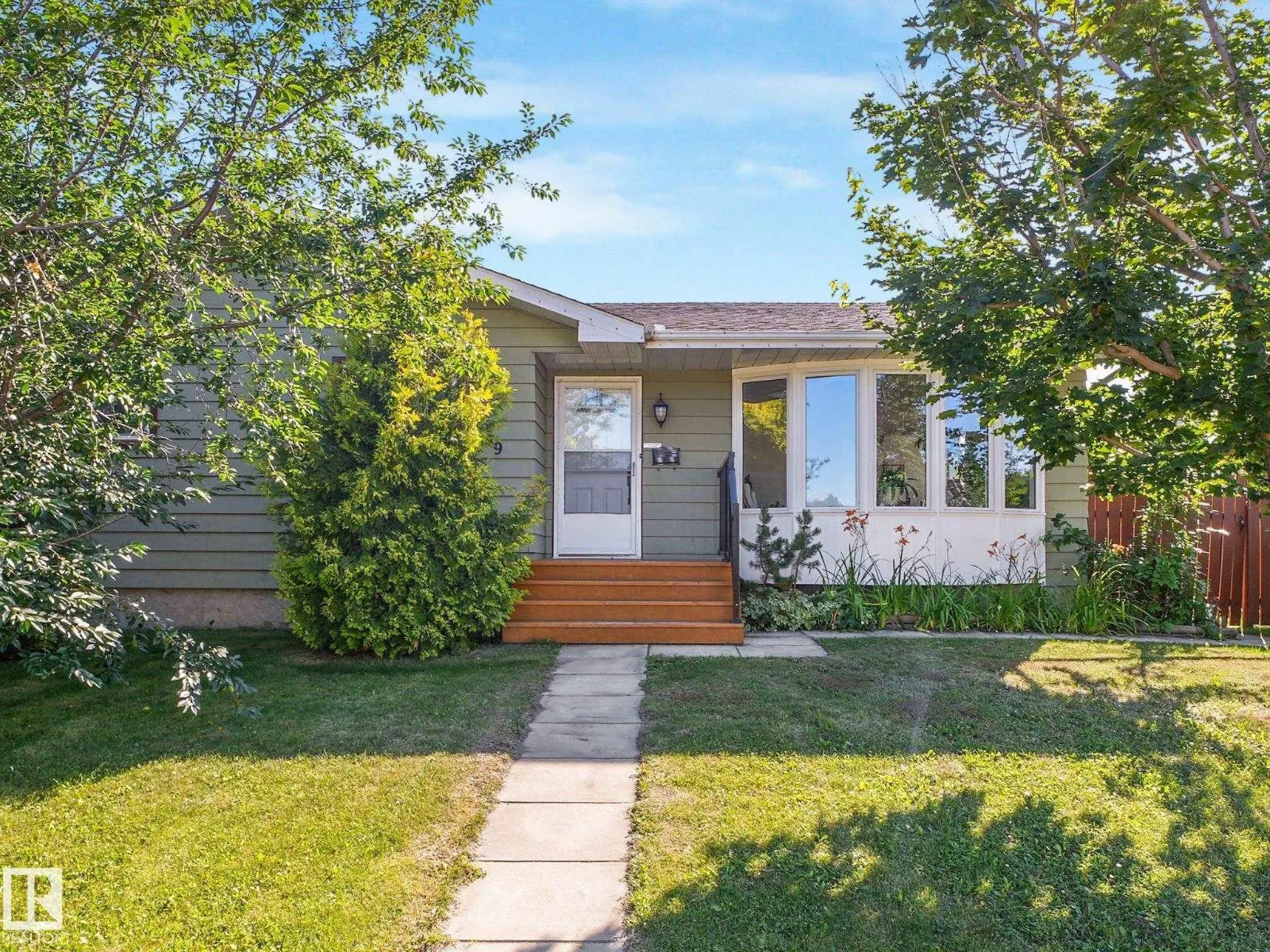119 WILLOW DR