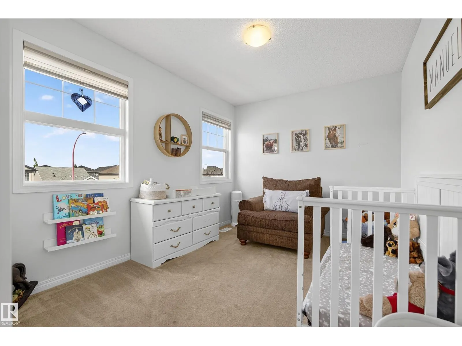 425 SIMMONDS WY