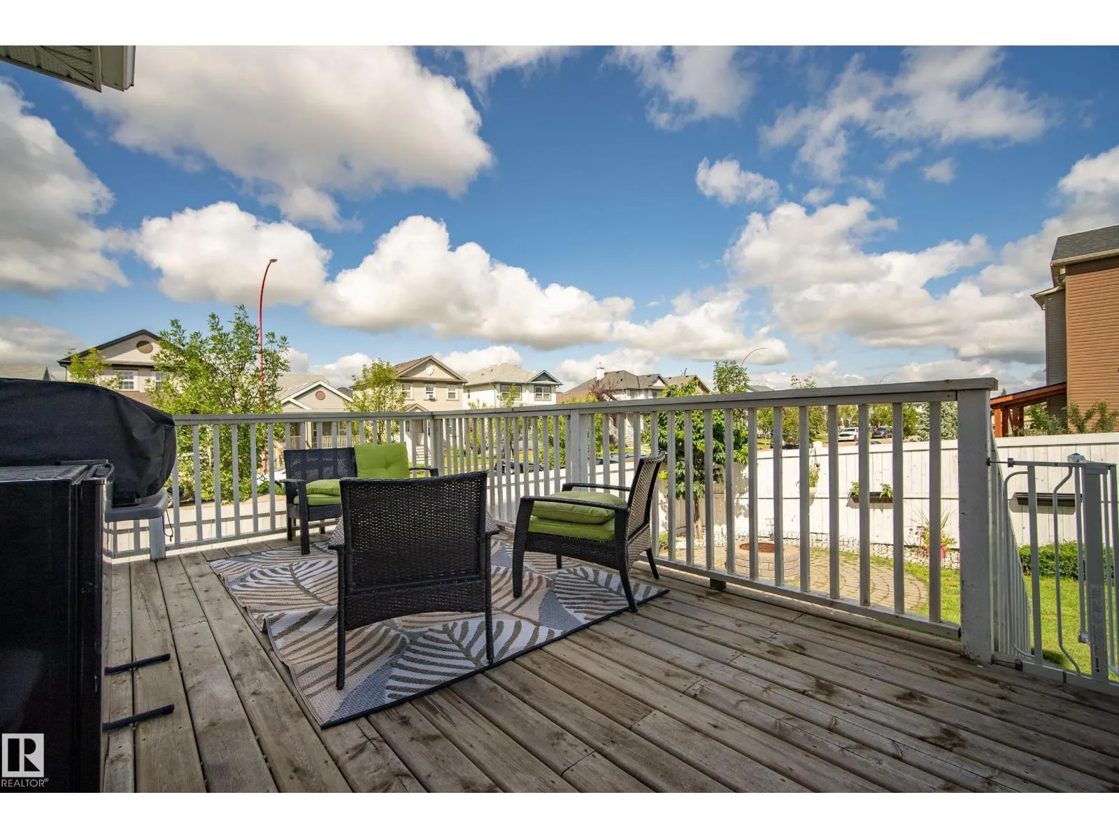 425 SIMMONDS WY