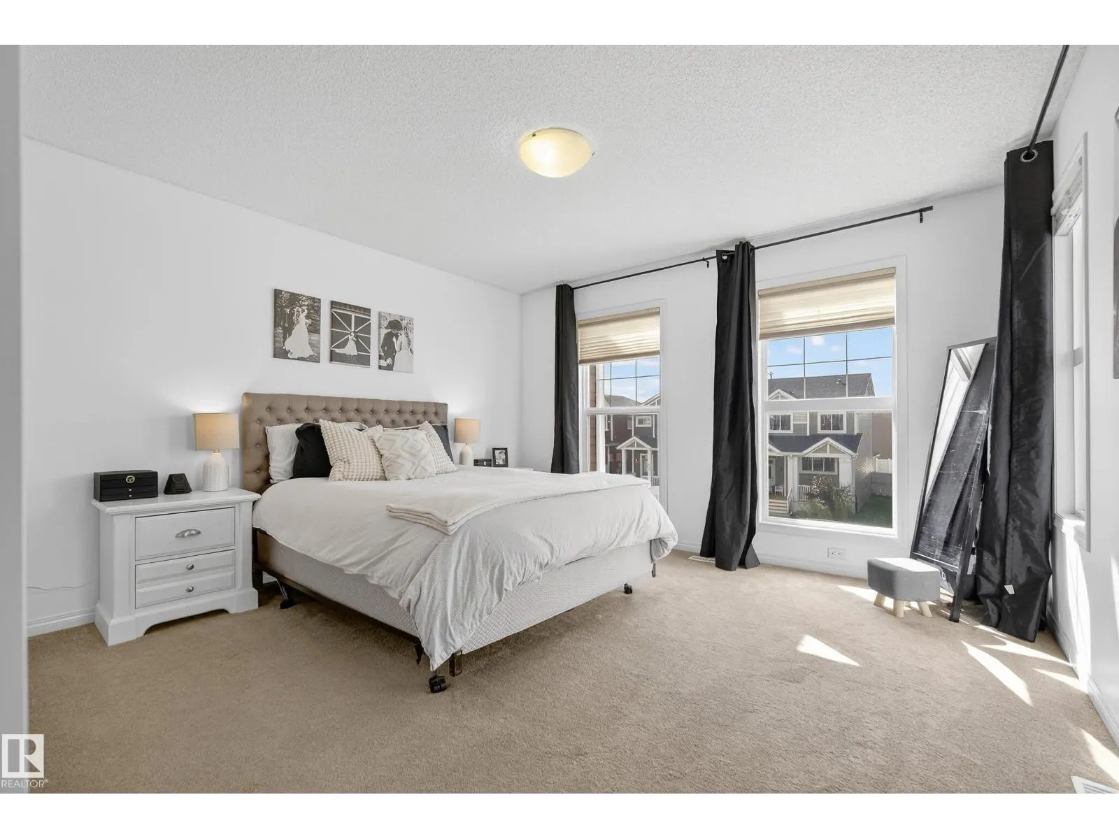 425 SIMMONDS WY