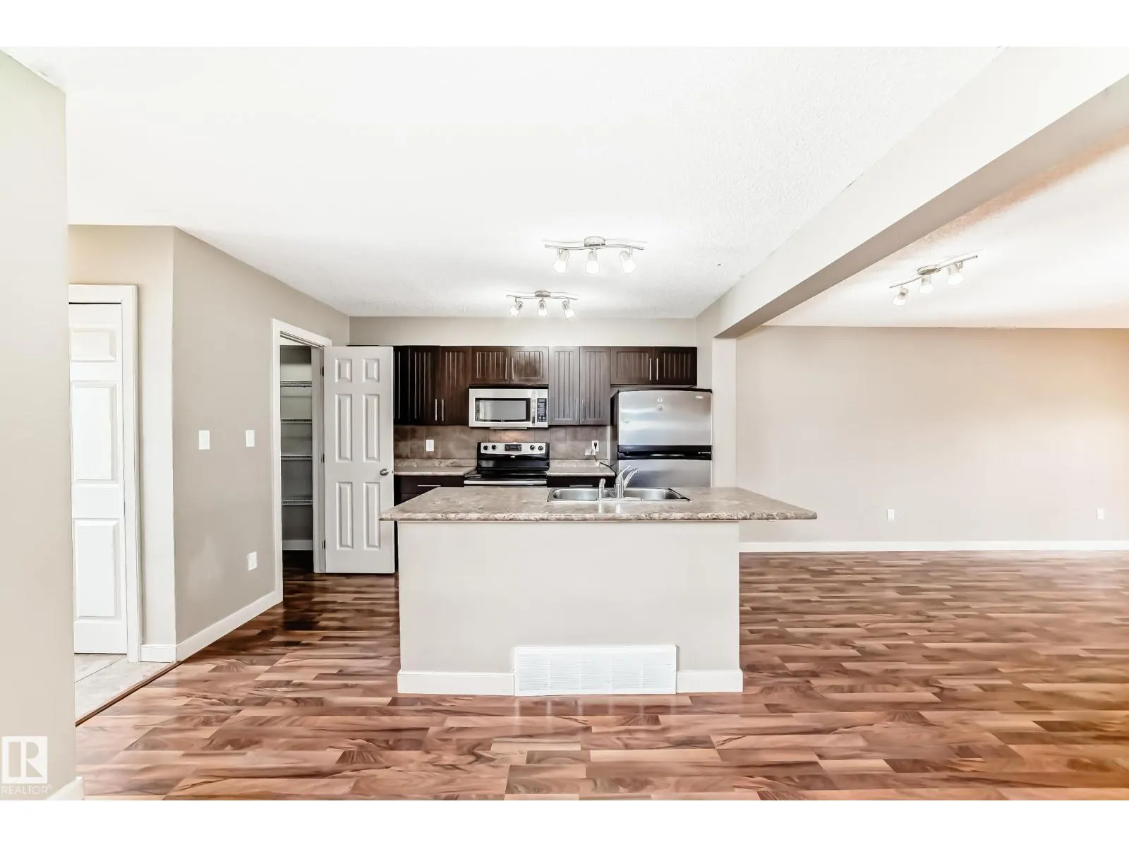3834 ALLAN DR SW