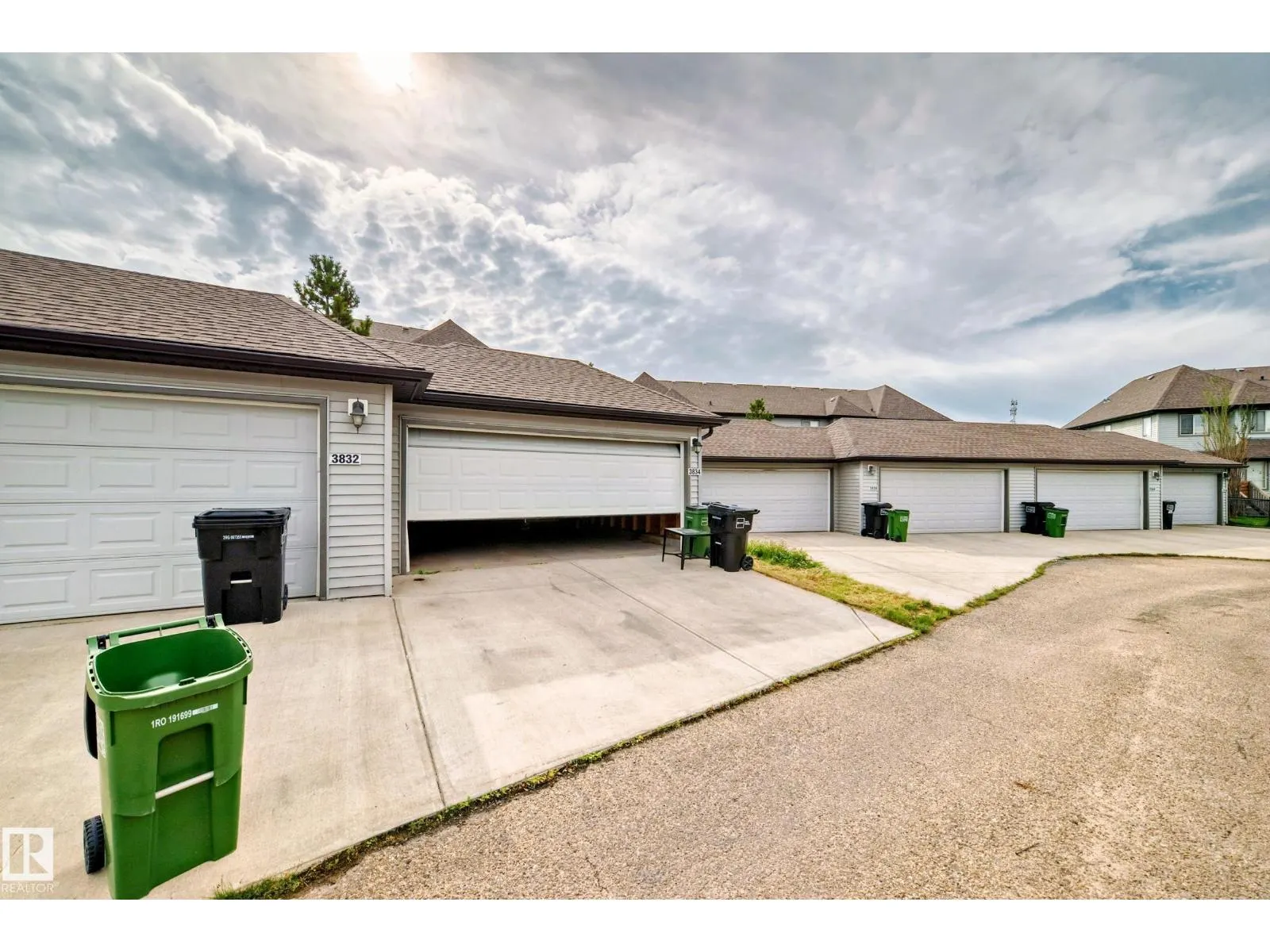 3834 ALLAN DR SW