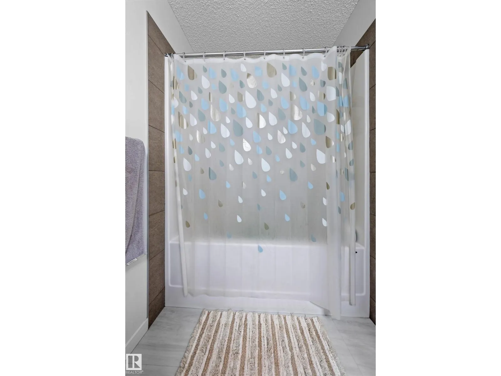 11959 35 AV SW SW