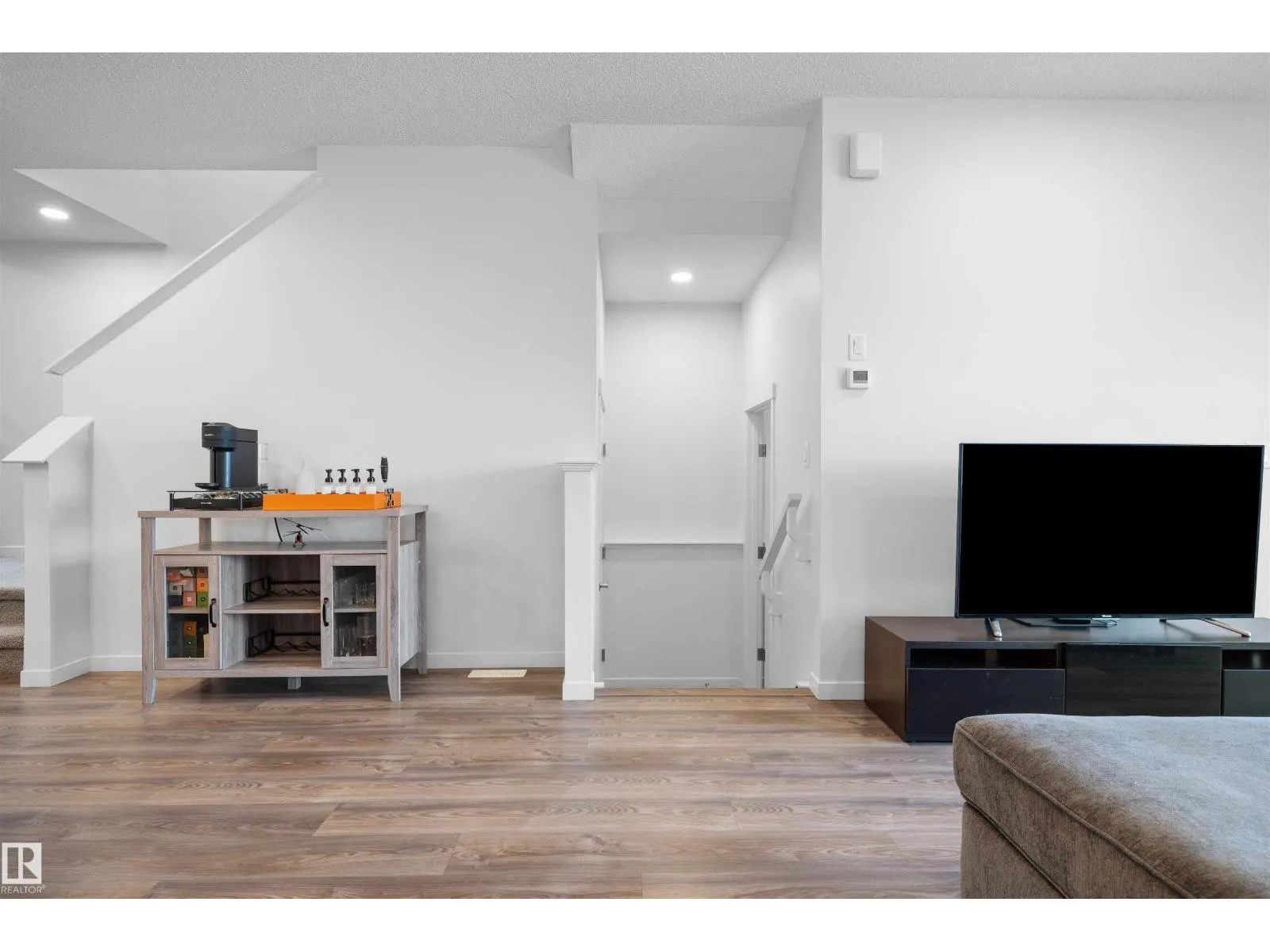 11959 35 AV SW SW