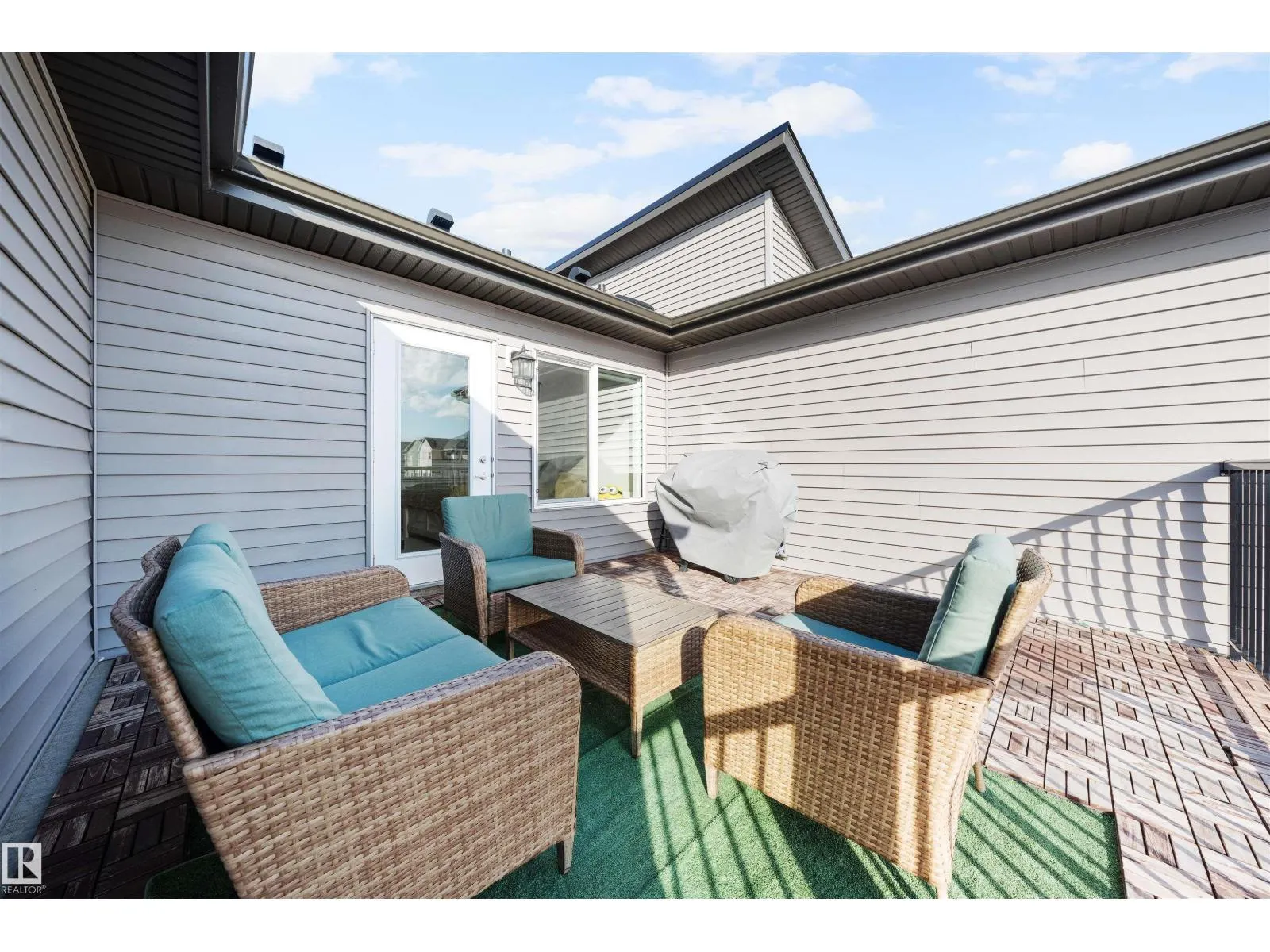 11959 35 AV SW SW