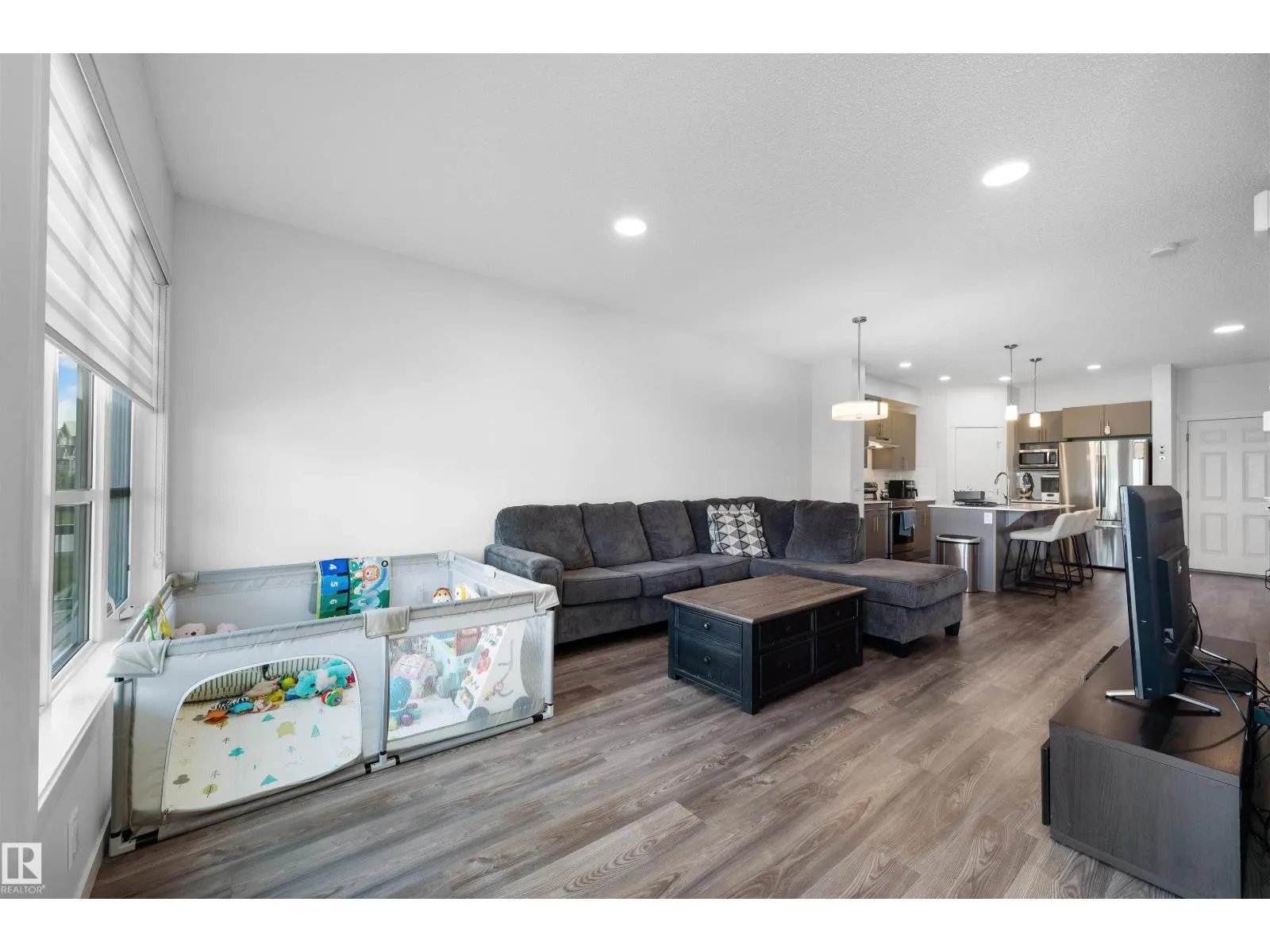 11959 35 AV SW SW