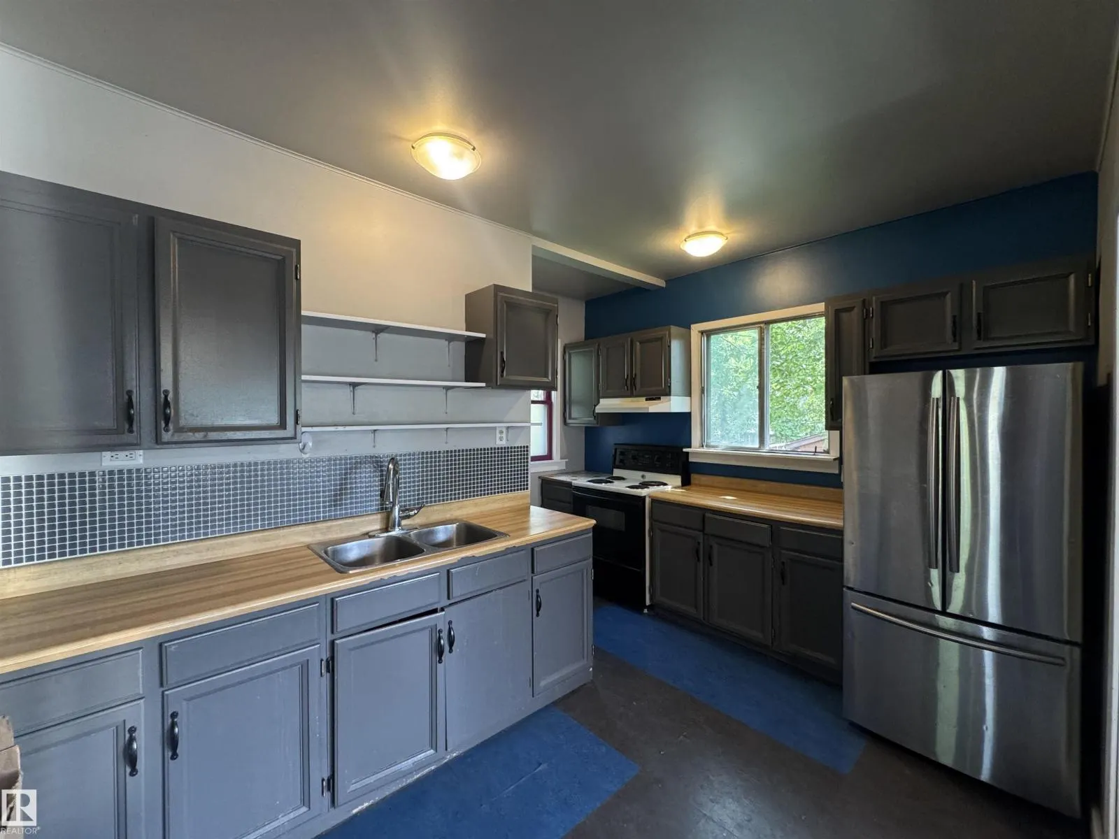 10719 74 AV NW