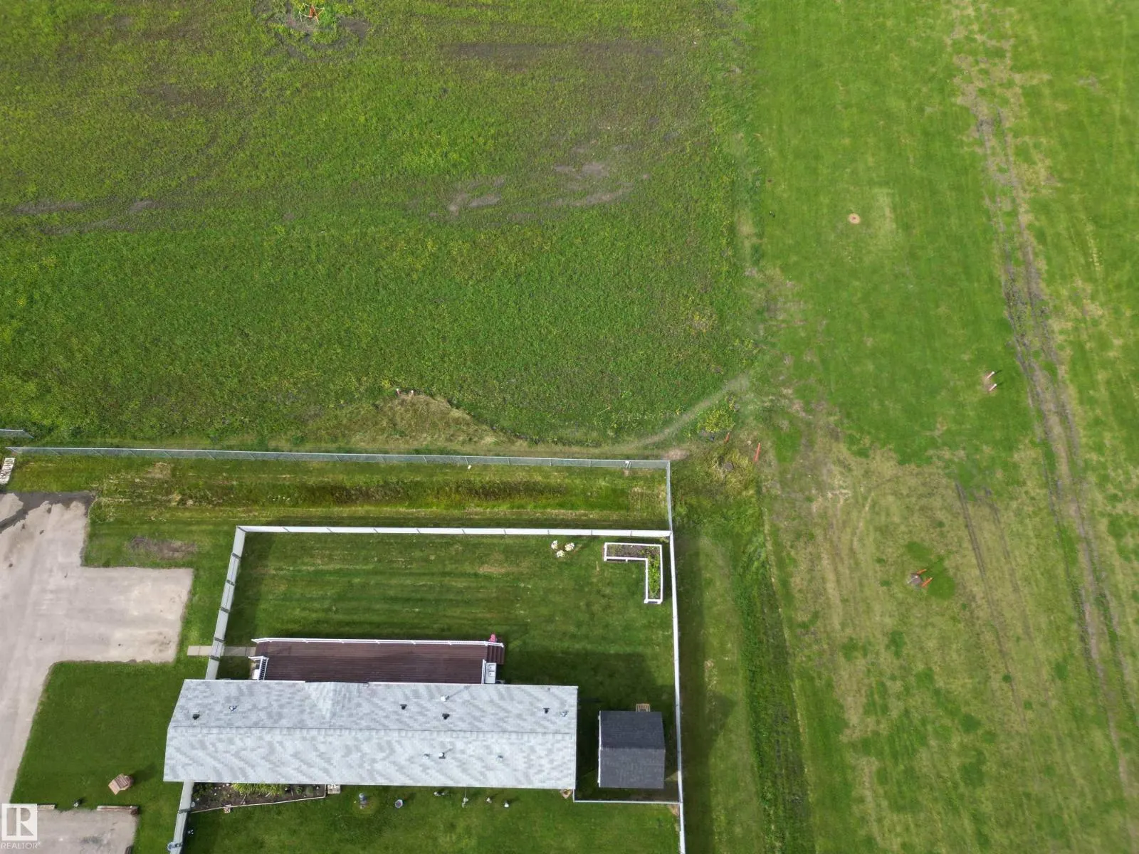 #41 5220 44 AV