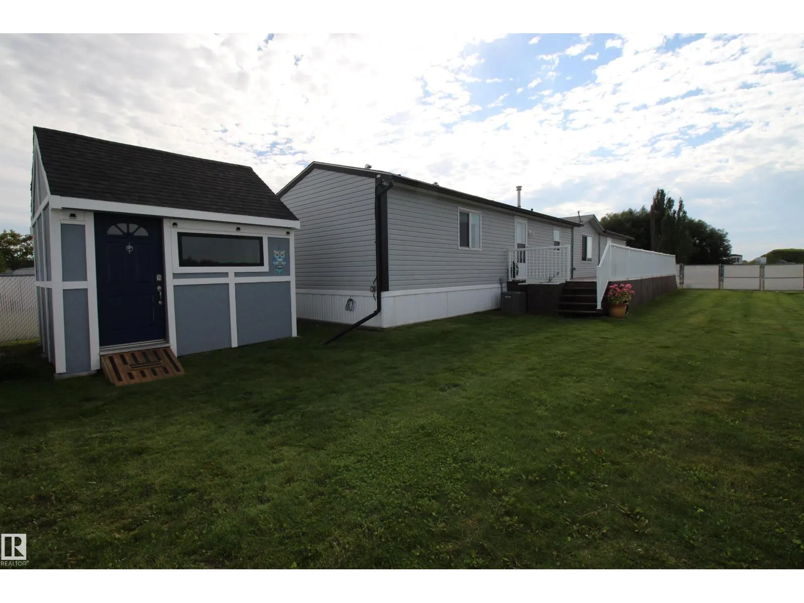 #41 5220 44 AV