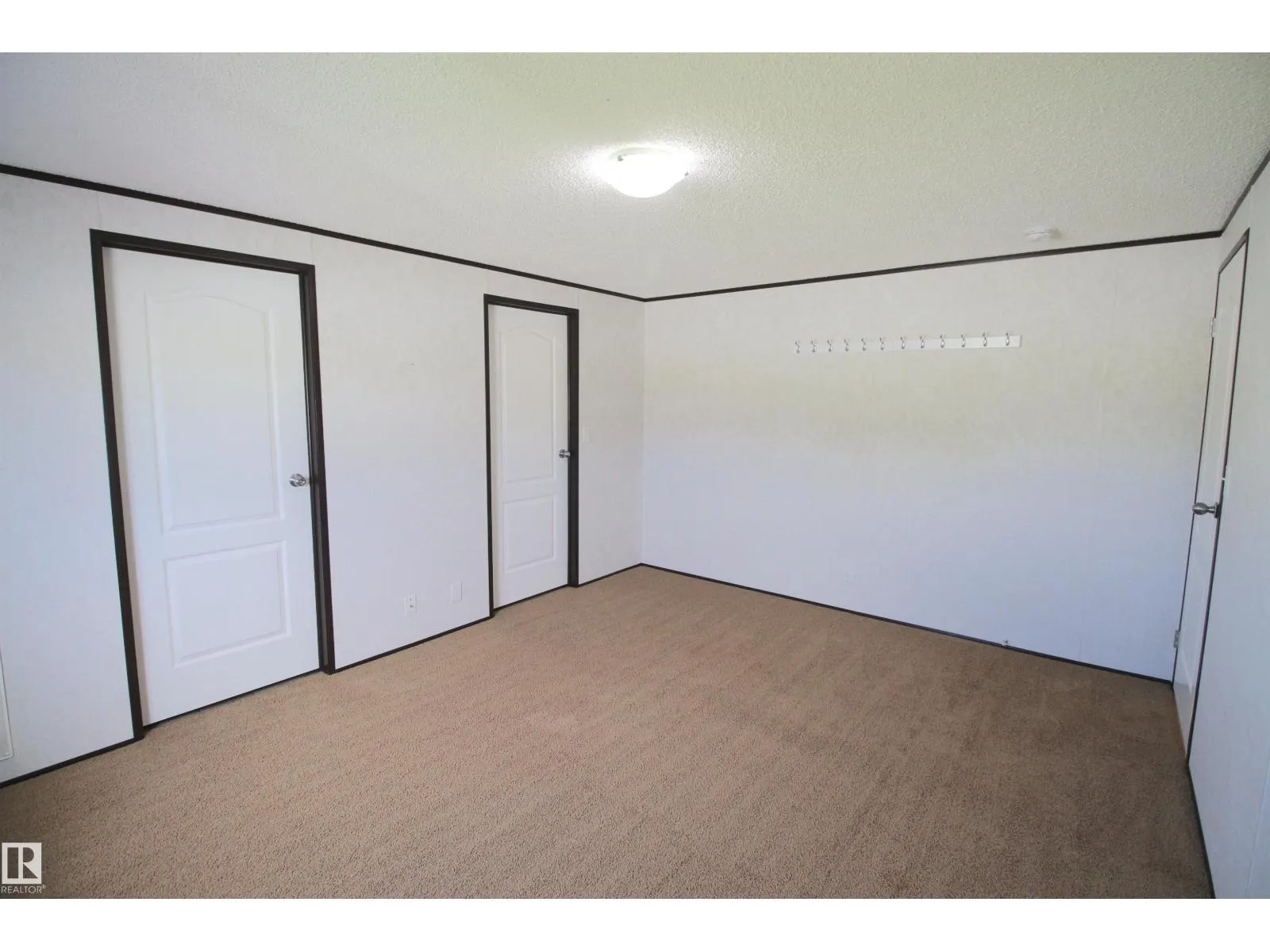 #41 5220 44 AV