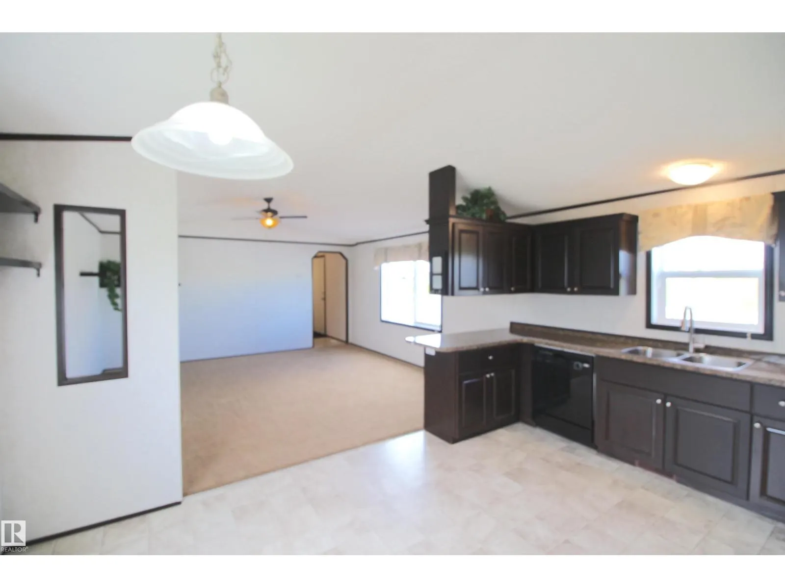 #41 5220 44 AV