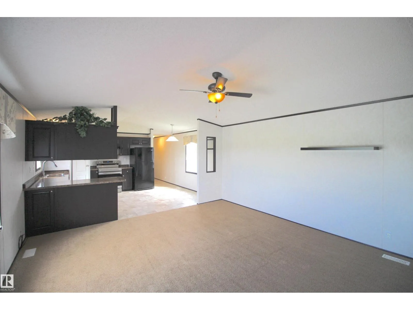 #41 5220 44 AV