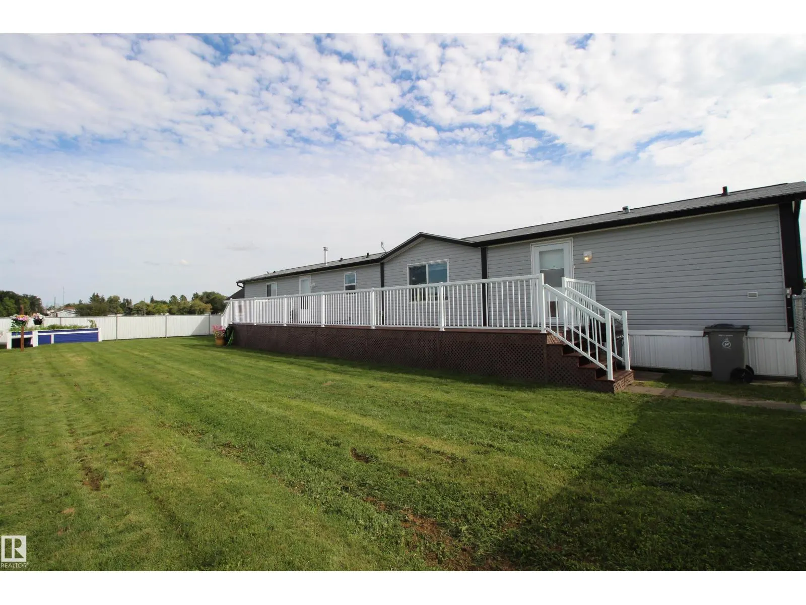 #41 5220 44 AV