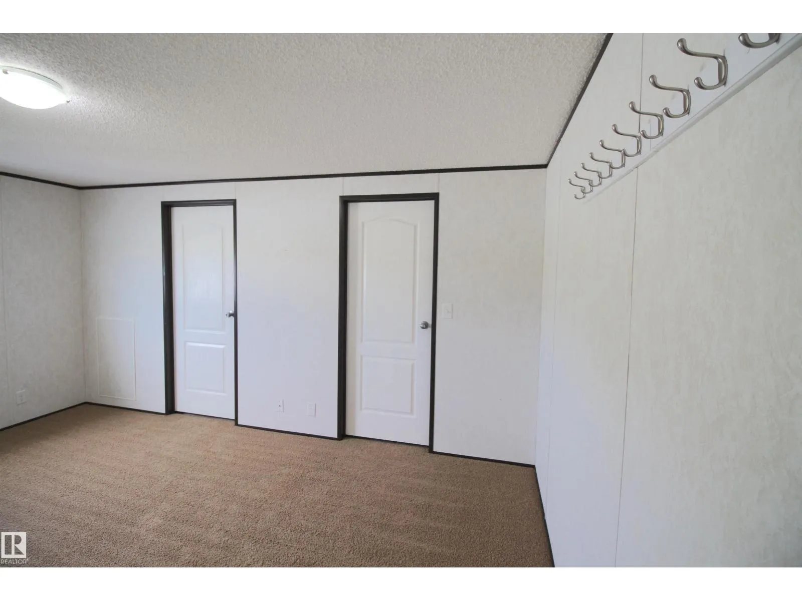 #41 5220 44 AV