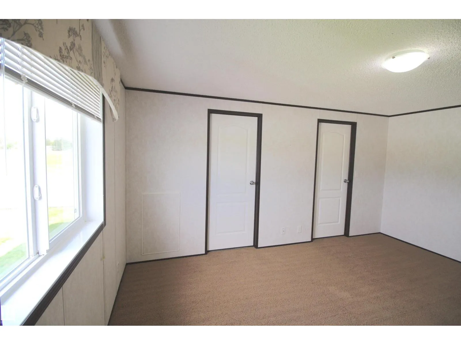 #41 5220 44 AV