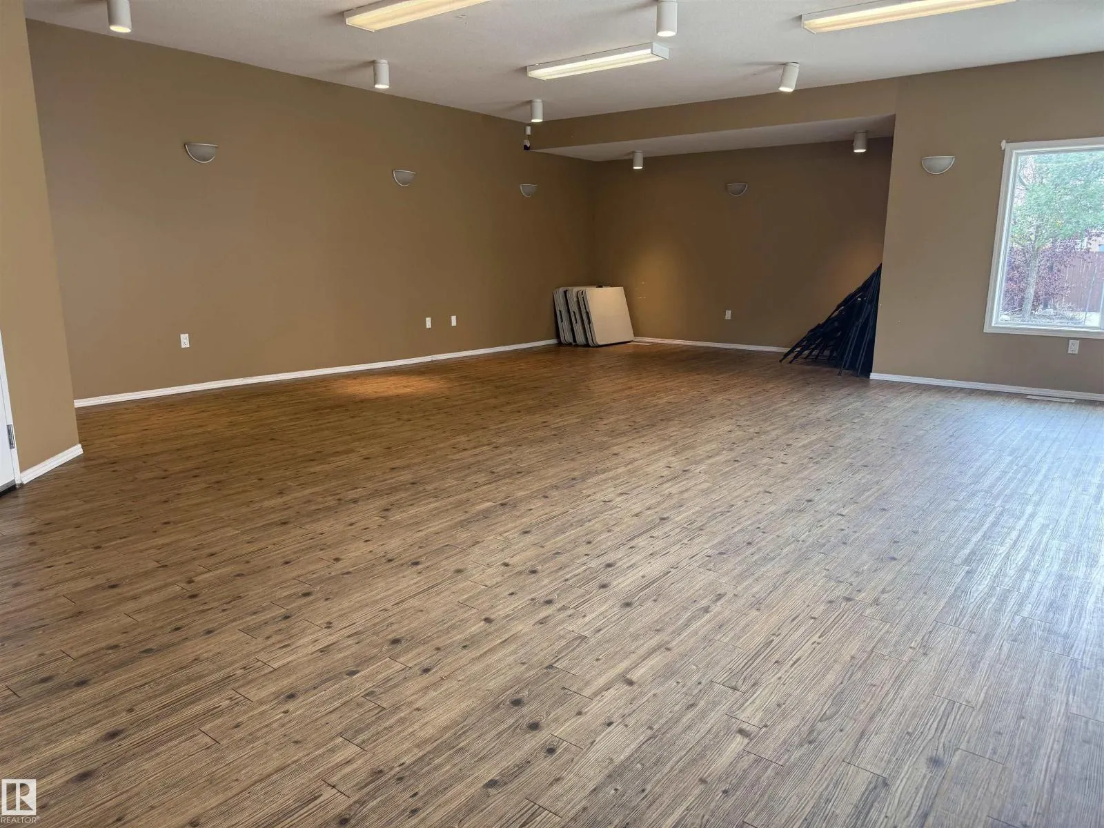 #322 4304 139 AV NW