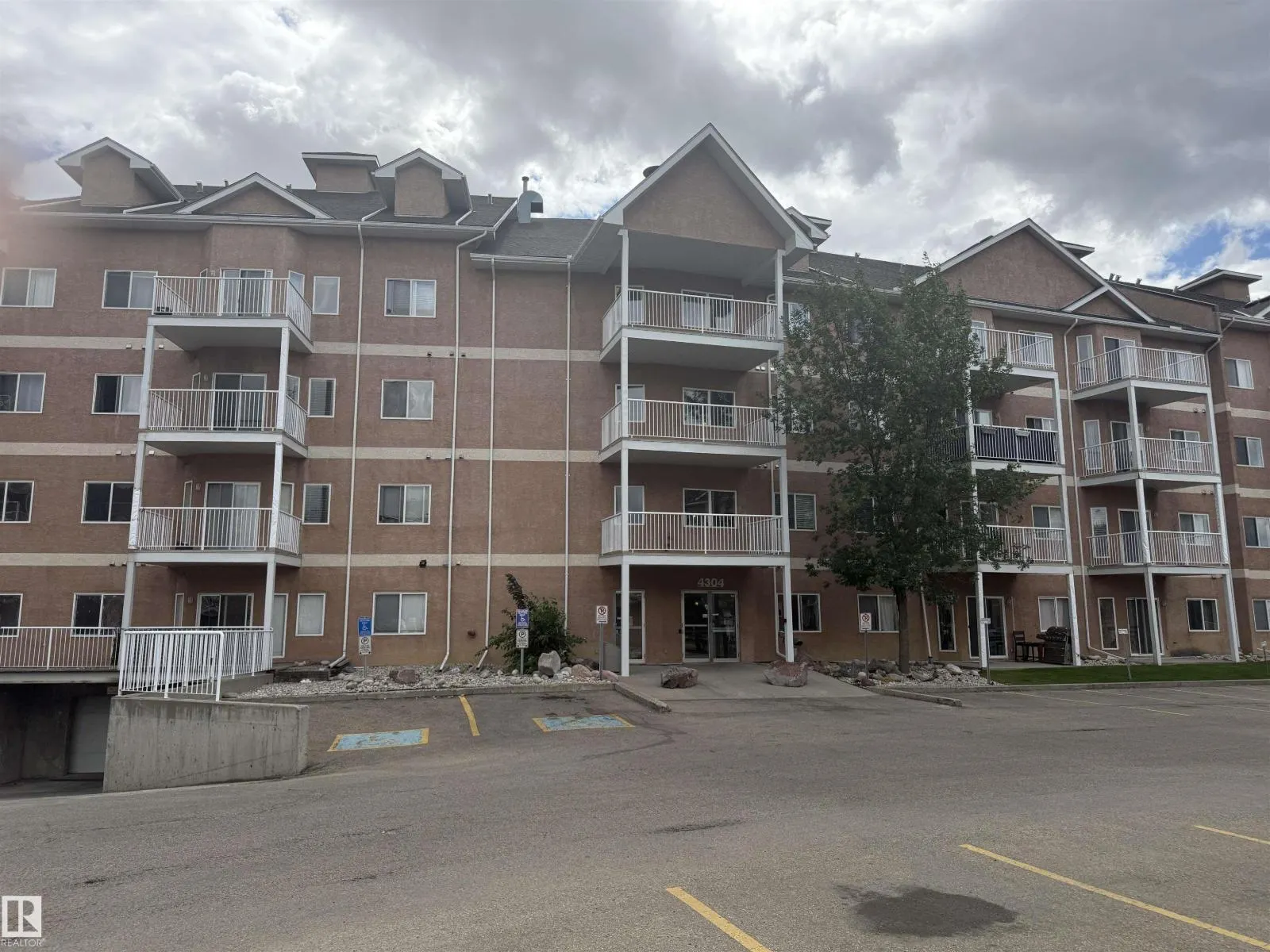#322 4304 139 AV NW