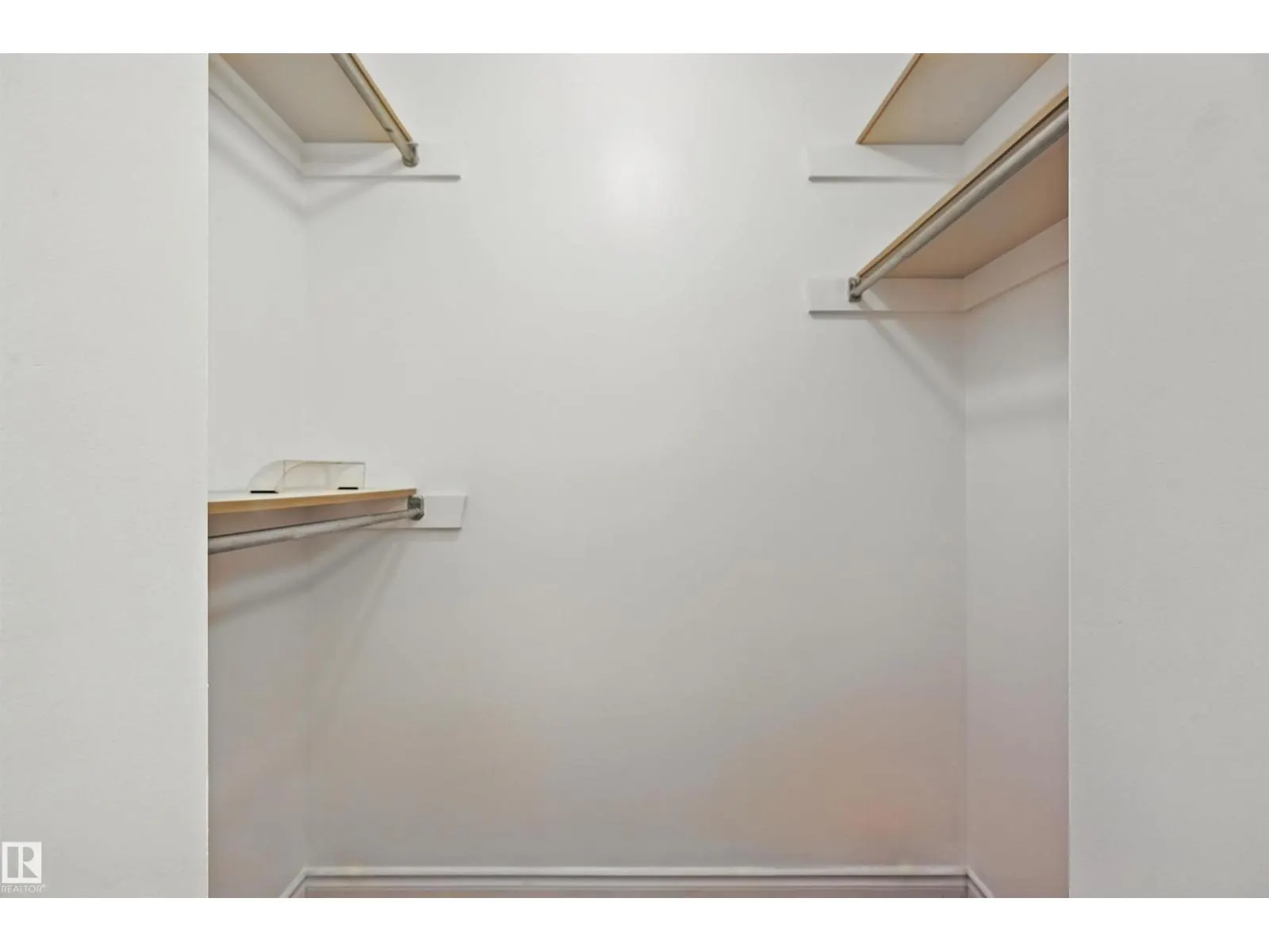 11403 145 AV NW