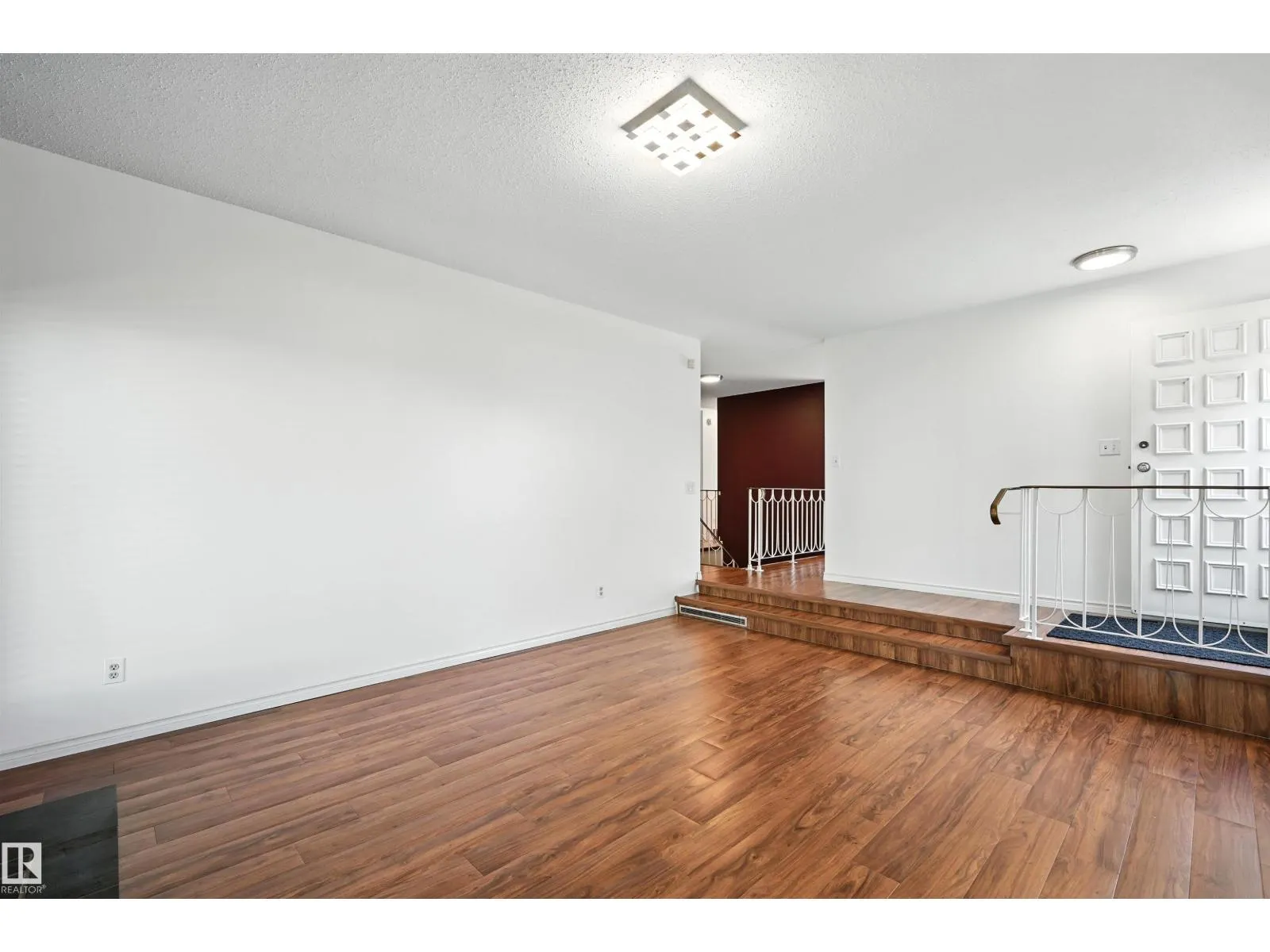 11403 145 AV NW