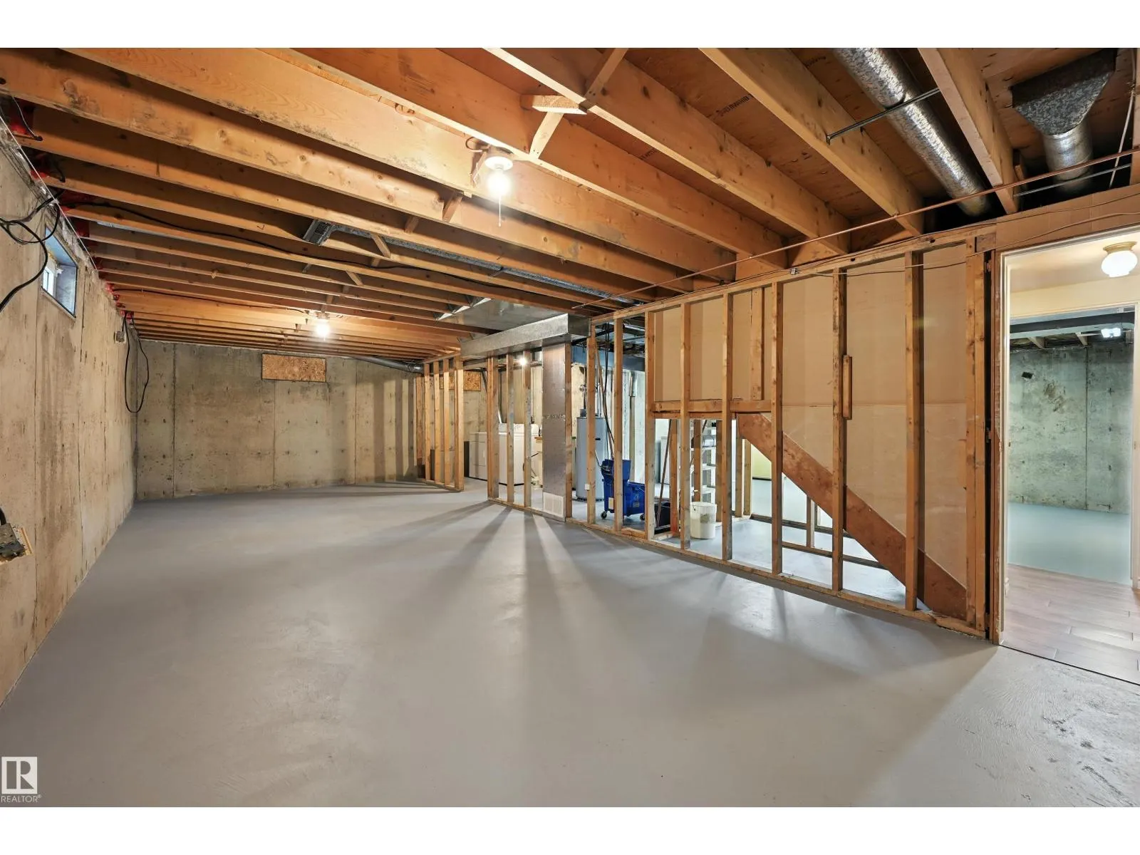 11403 145 AV NW