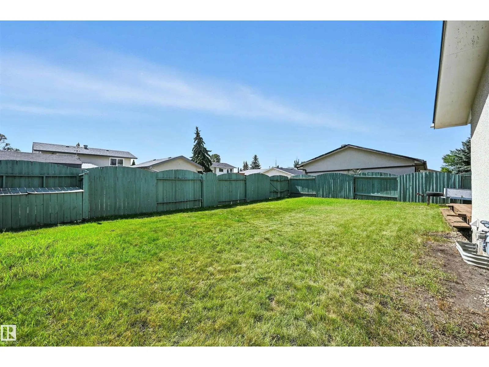 11403 145 AV NW