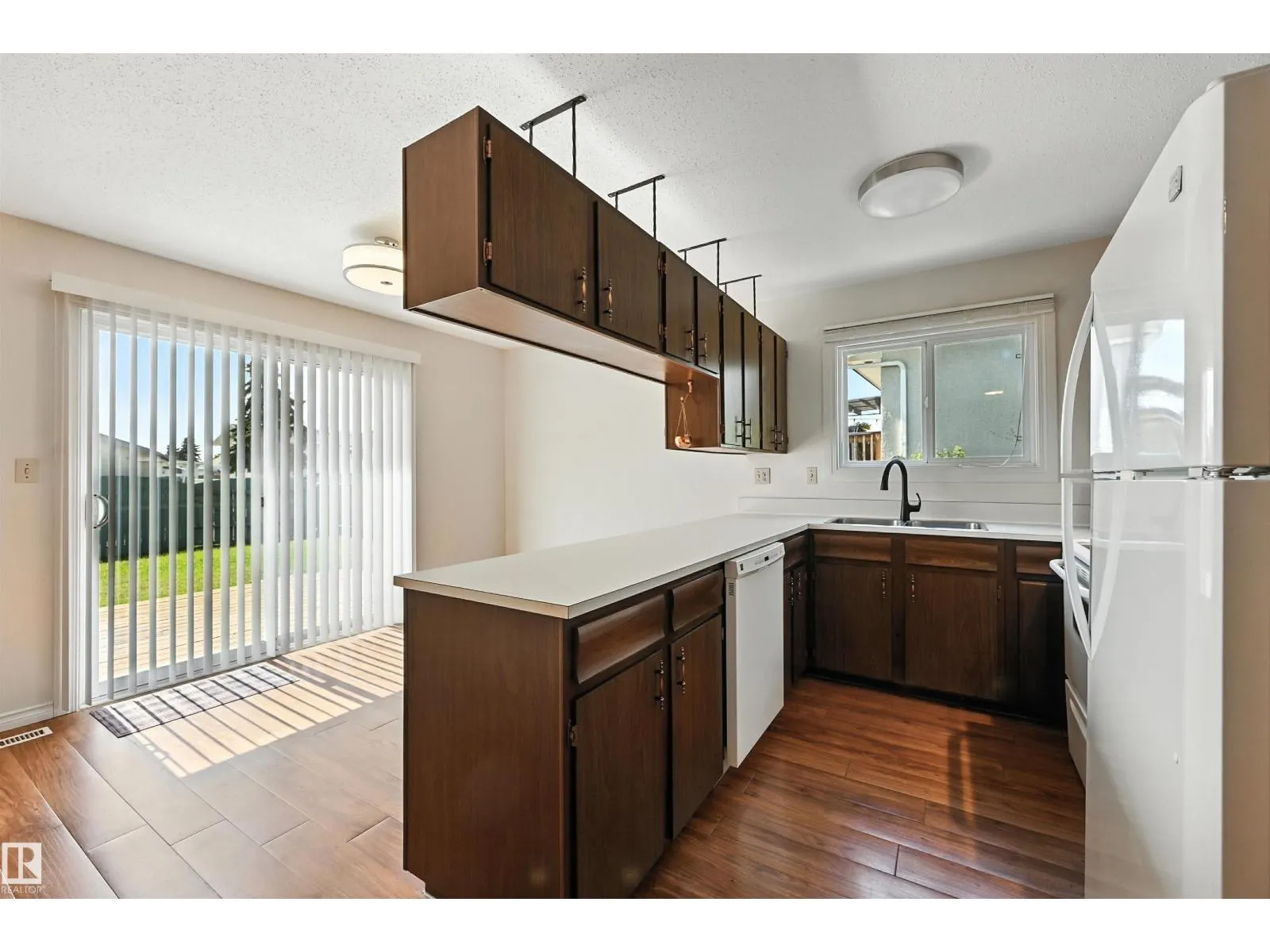 11403 145 AV NW