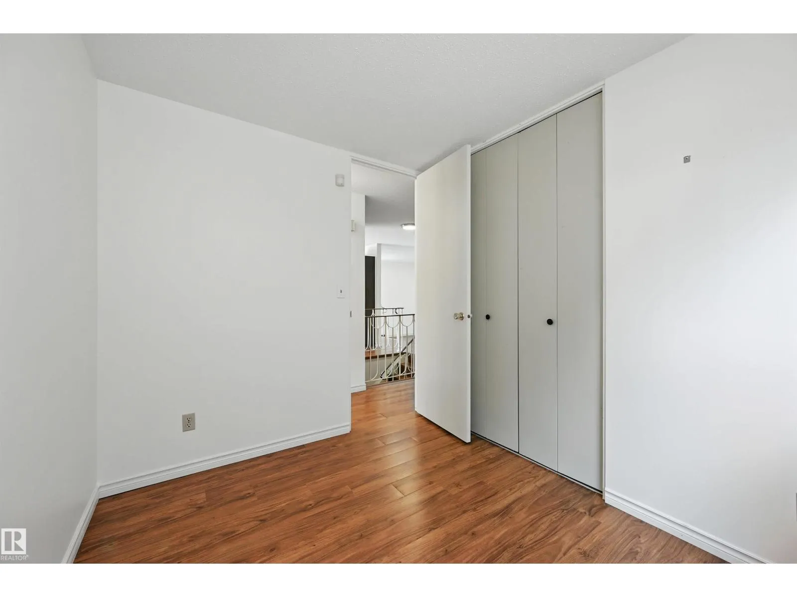 11403 145 AV NW