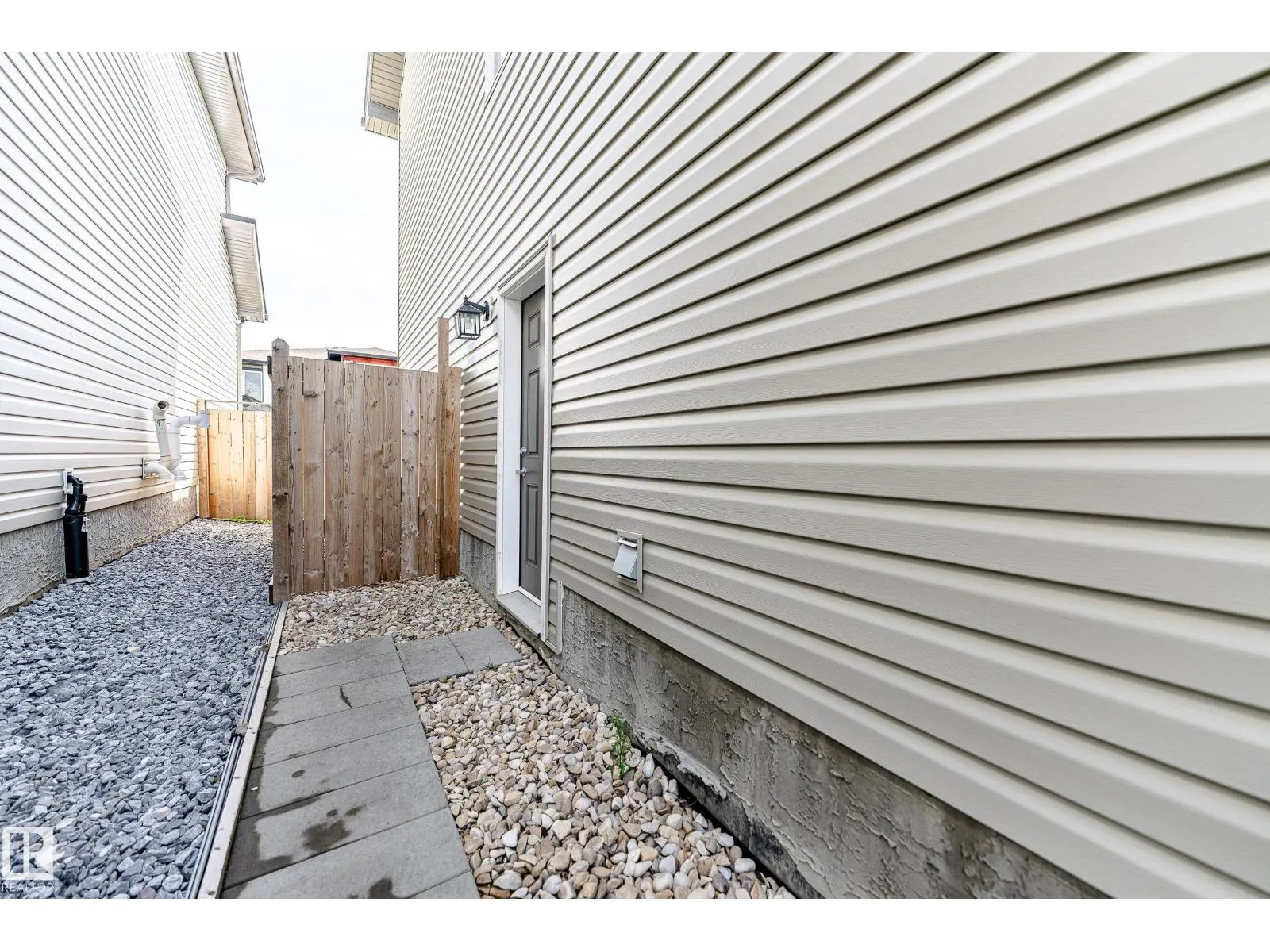 2713 Anton Place SW