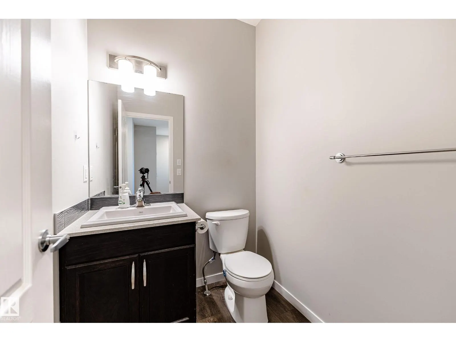 2713 Anton Place SW
