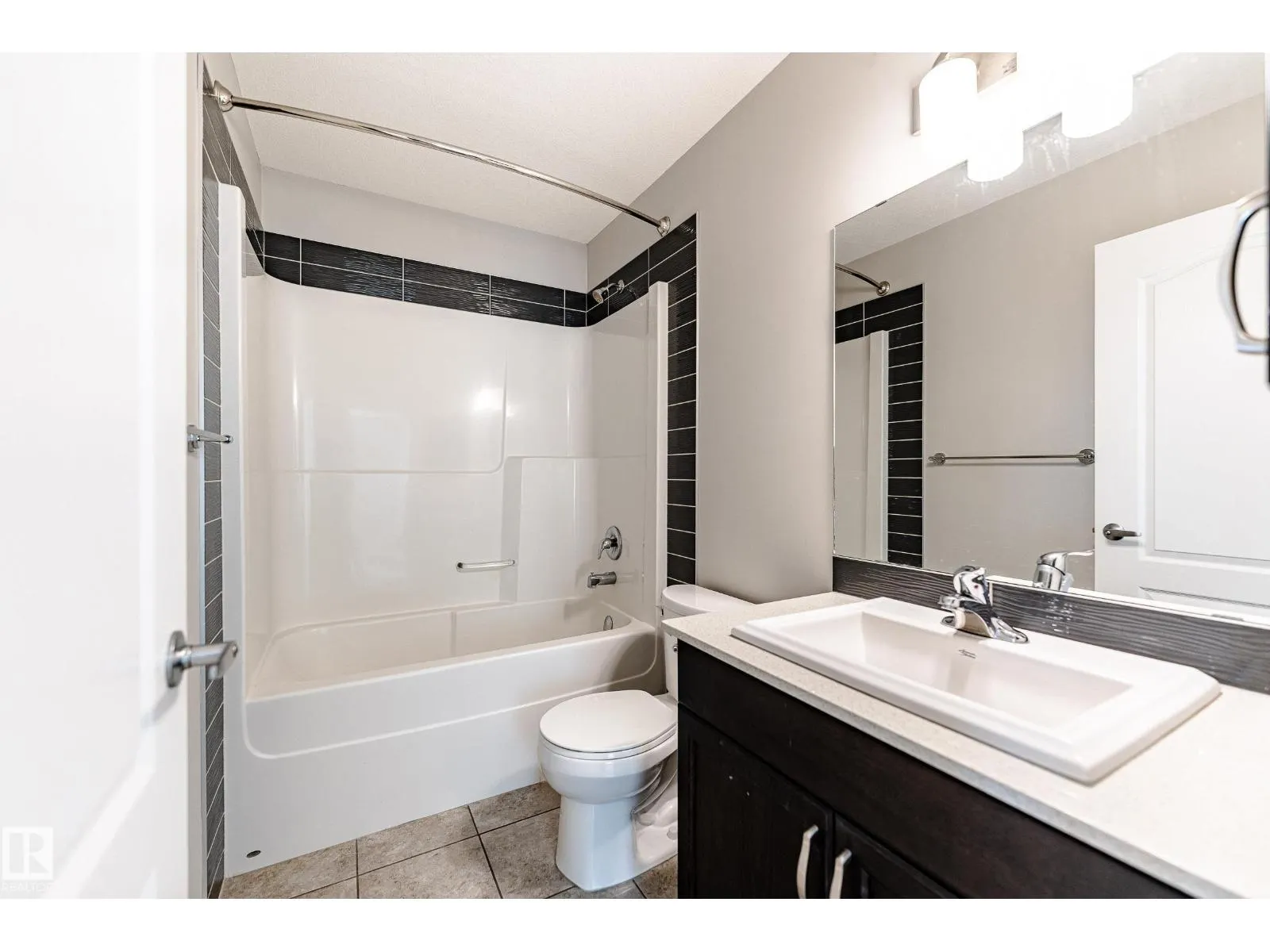 2713 Anton Place SW