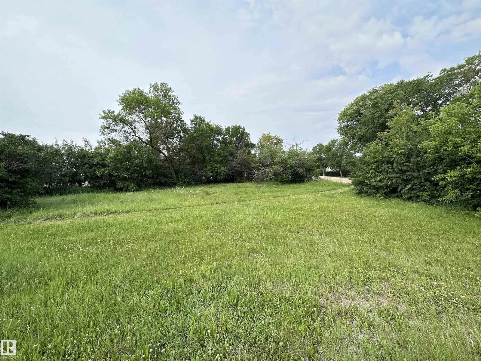 9819 105 ST