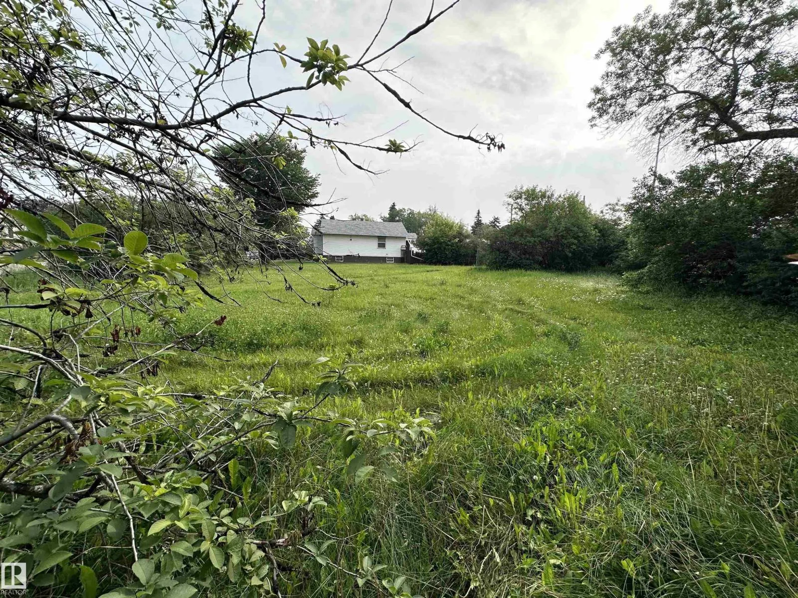 9819 105 ST