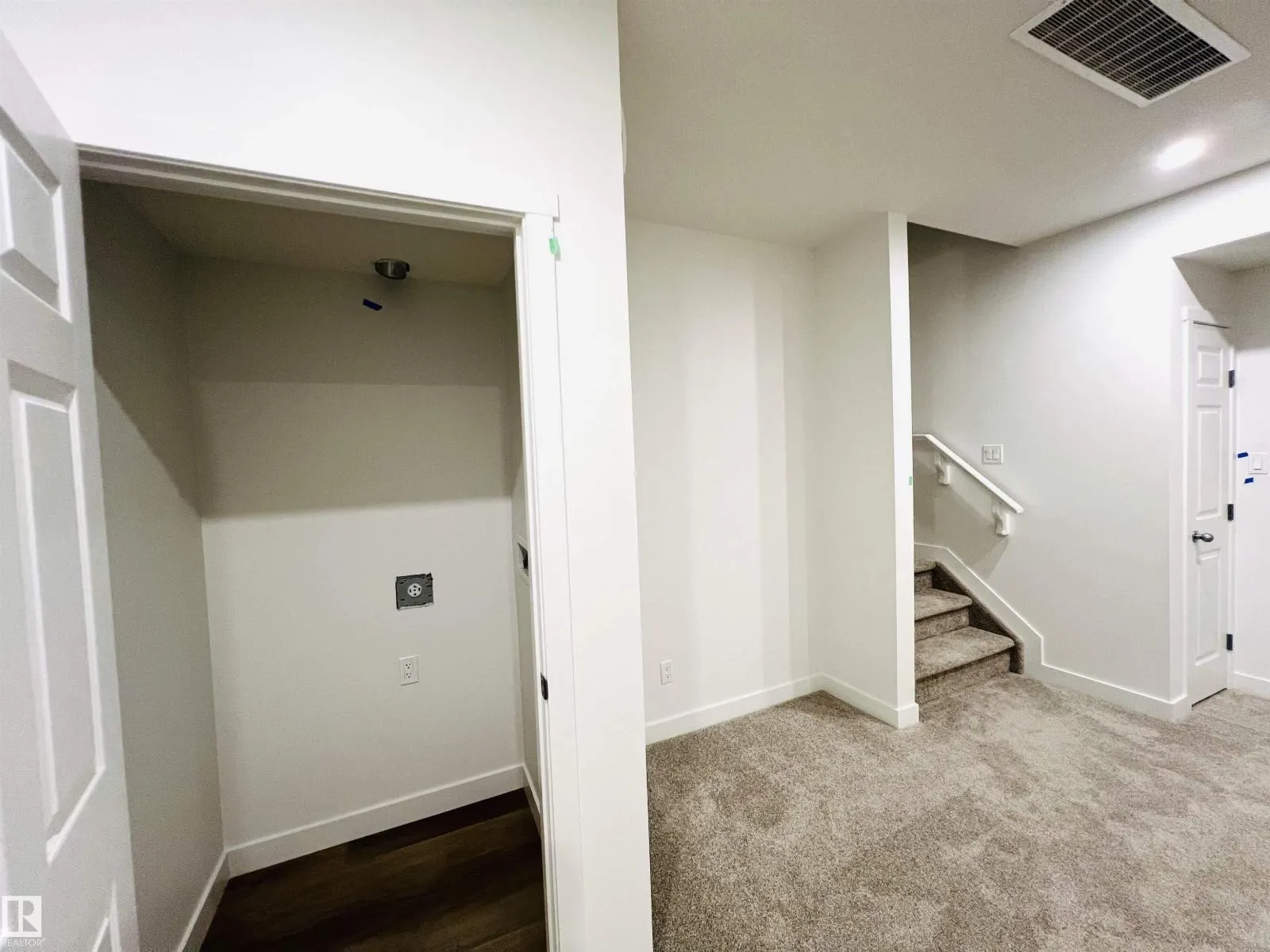 2017 209A ST NW