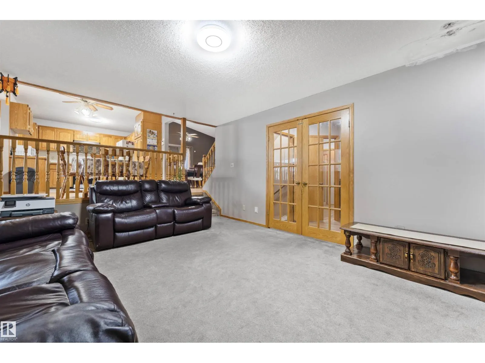 4231 32 AV NW