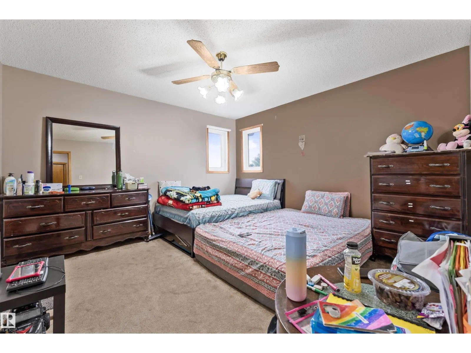 4231 32 AV NW