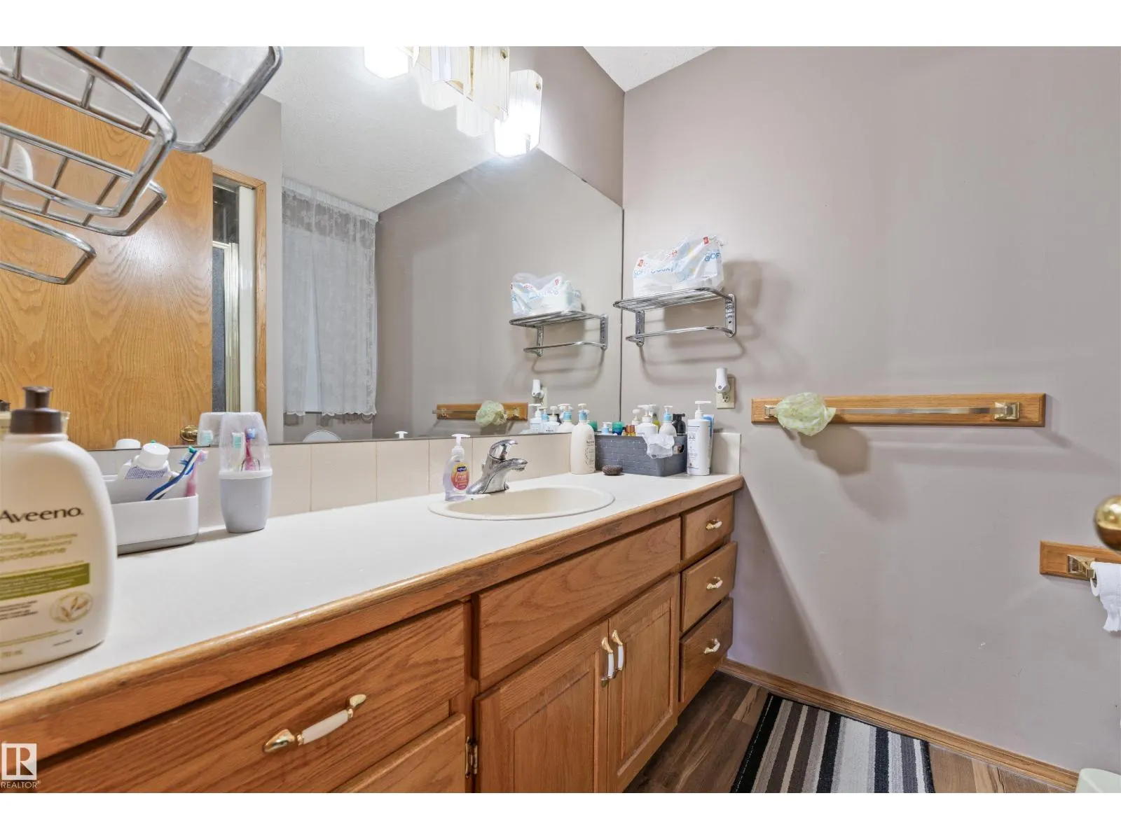 4231 32 AV NW
