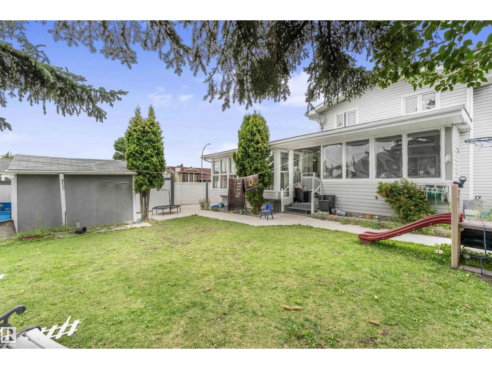 4231 32 AV NW