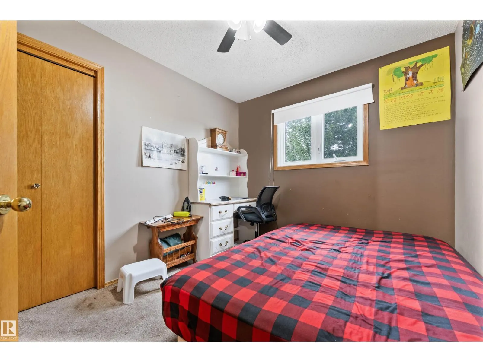 4231 32 AV NW