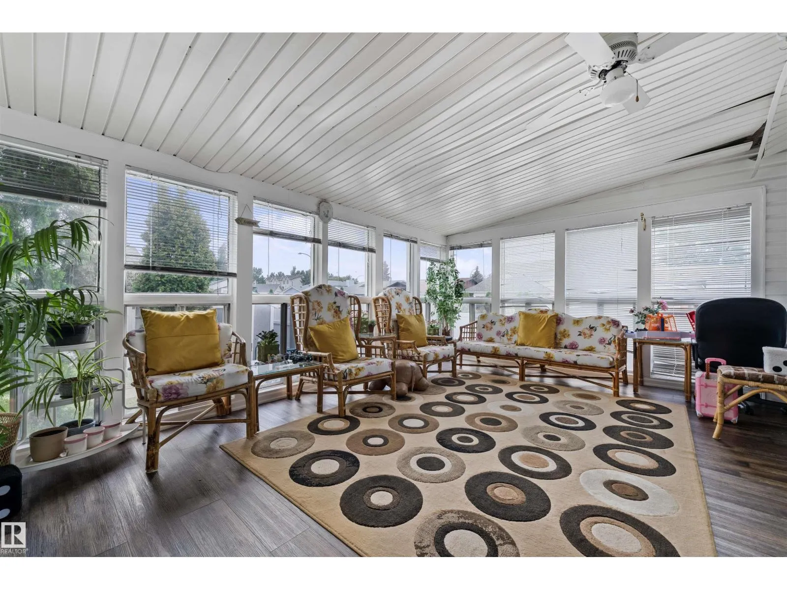 4231 32 AV NW