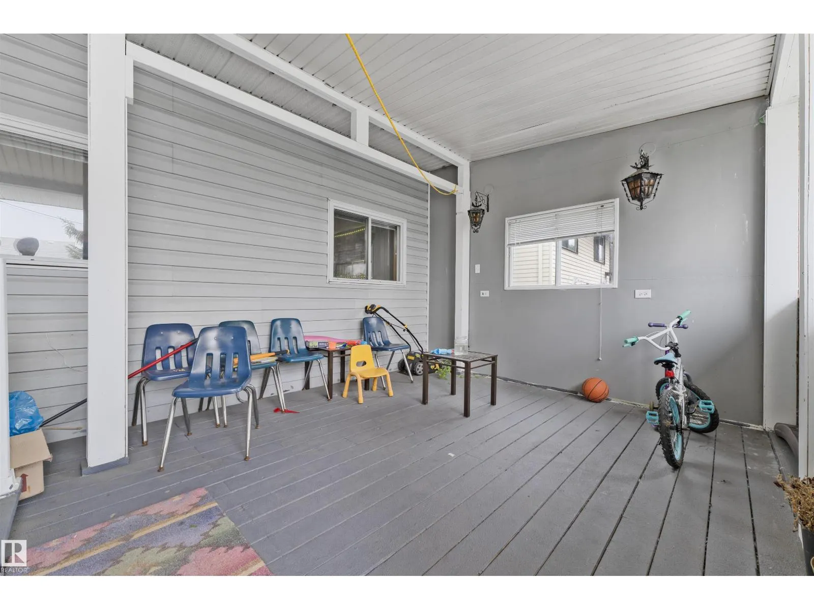 4231 32 AV NW