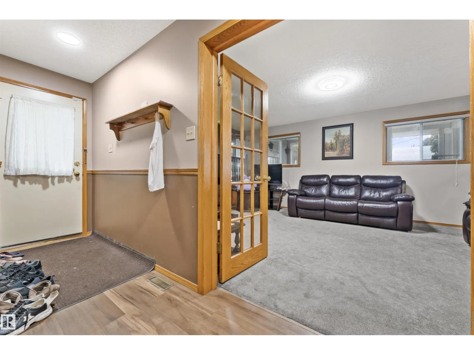 4231 32 AV NW
