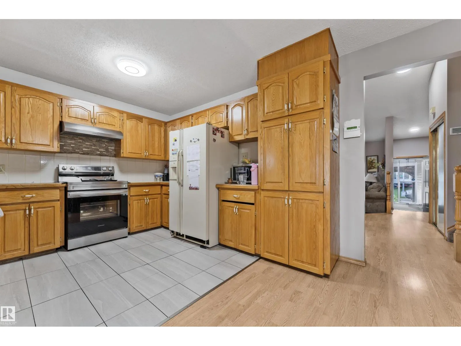 4231 32 AV NW