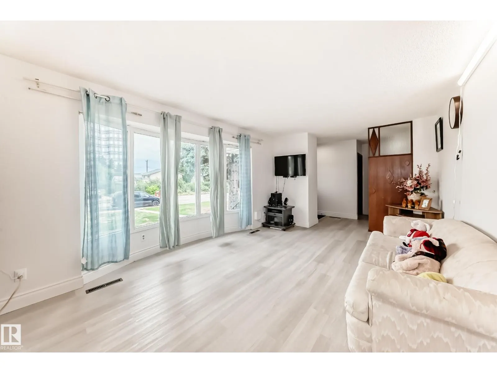 13232 115 ST NW