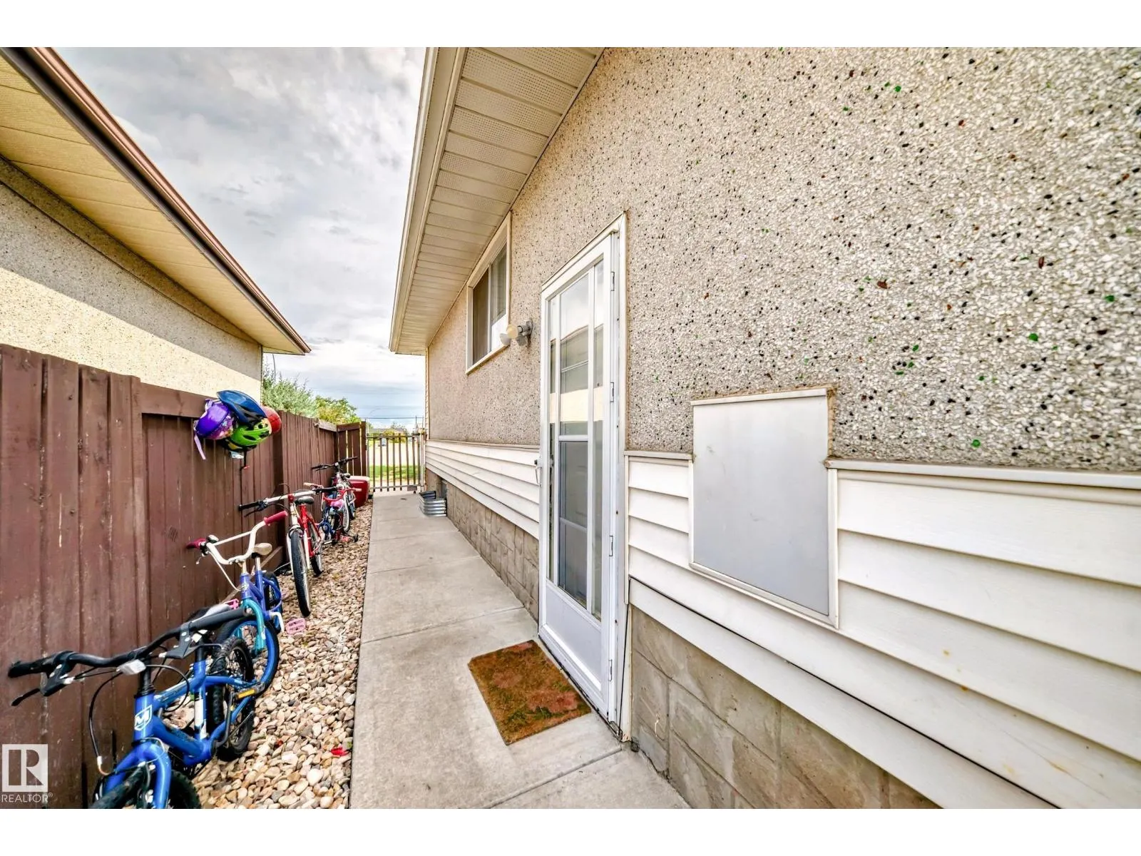 13232 115 ST NW