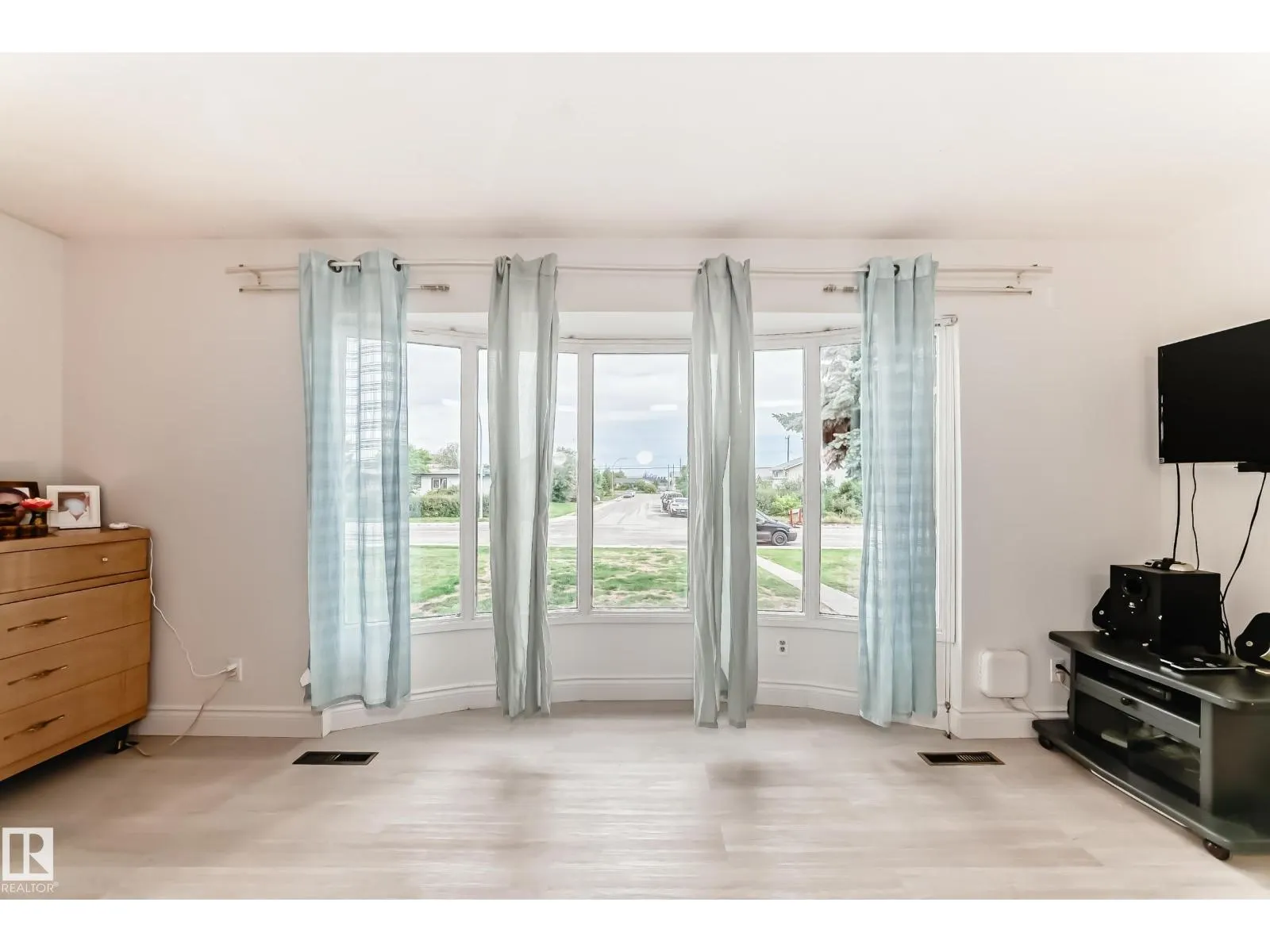 13232 115 ST NW
