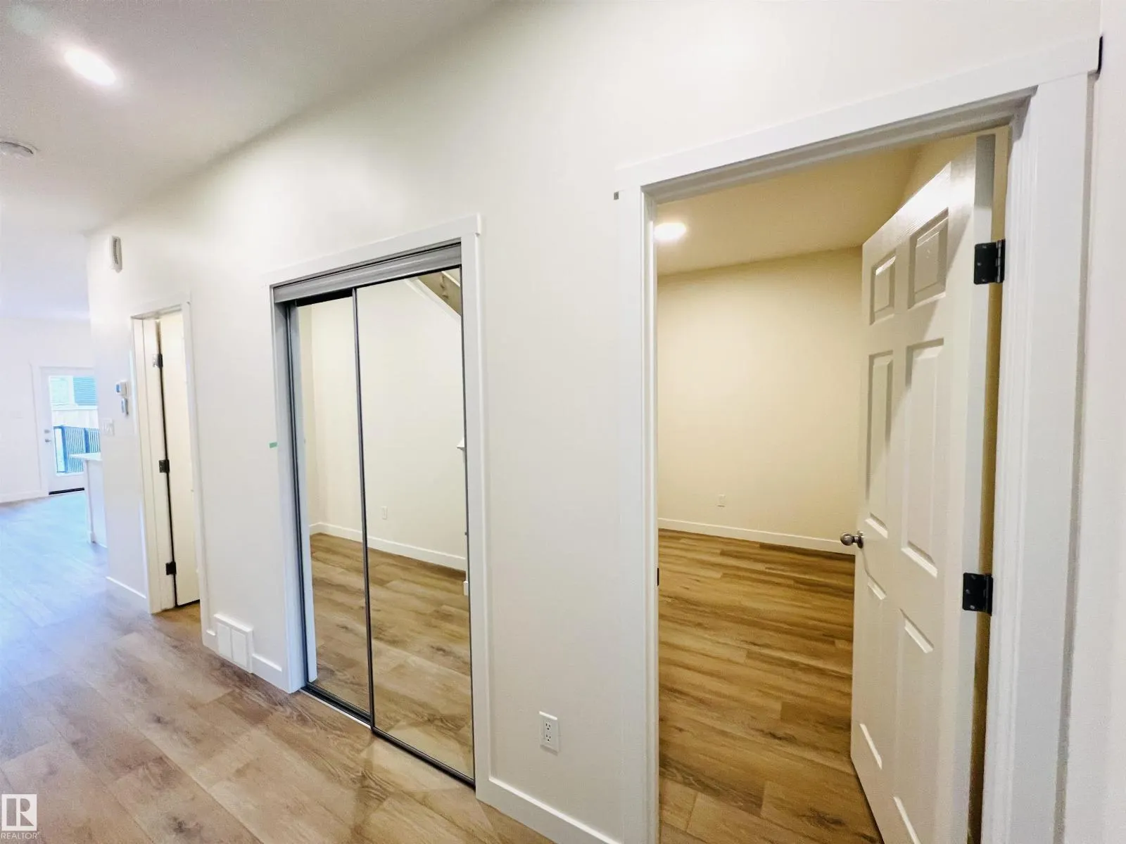 2021 209A ST NW