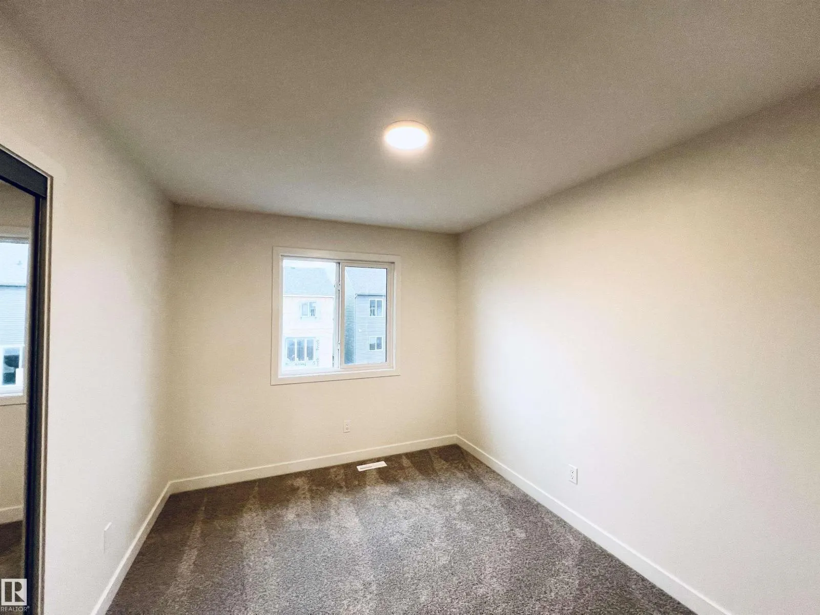 2021 209A ST NW