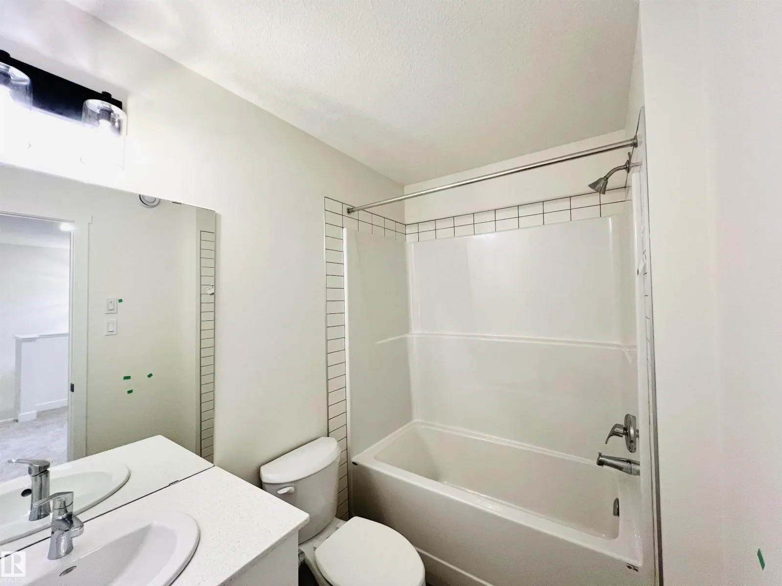 2021 209A ST NW