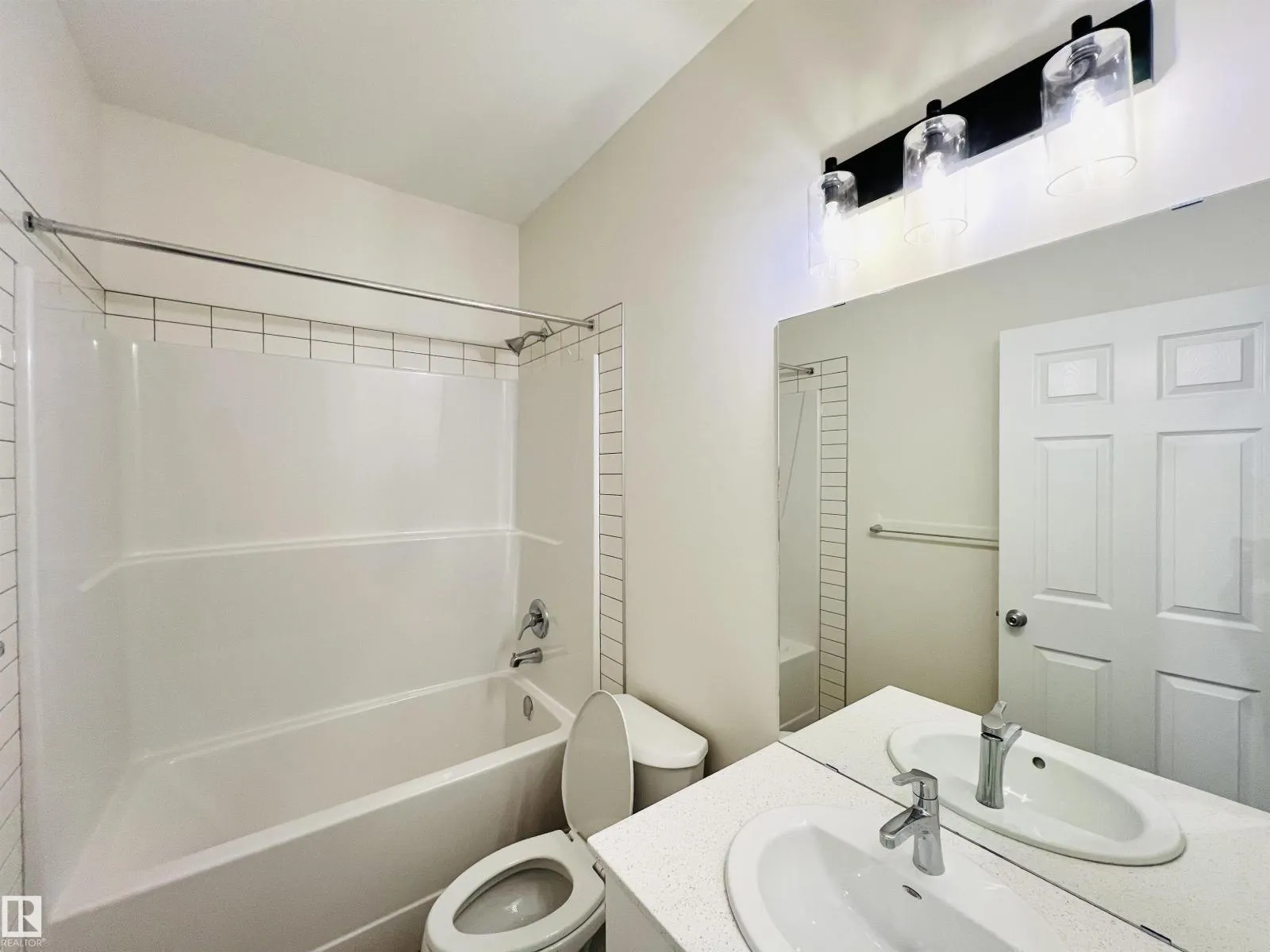 2021 209A ST NW