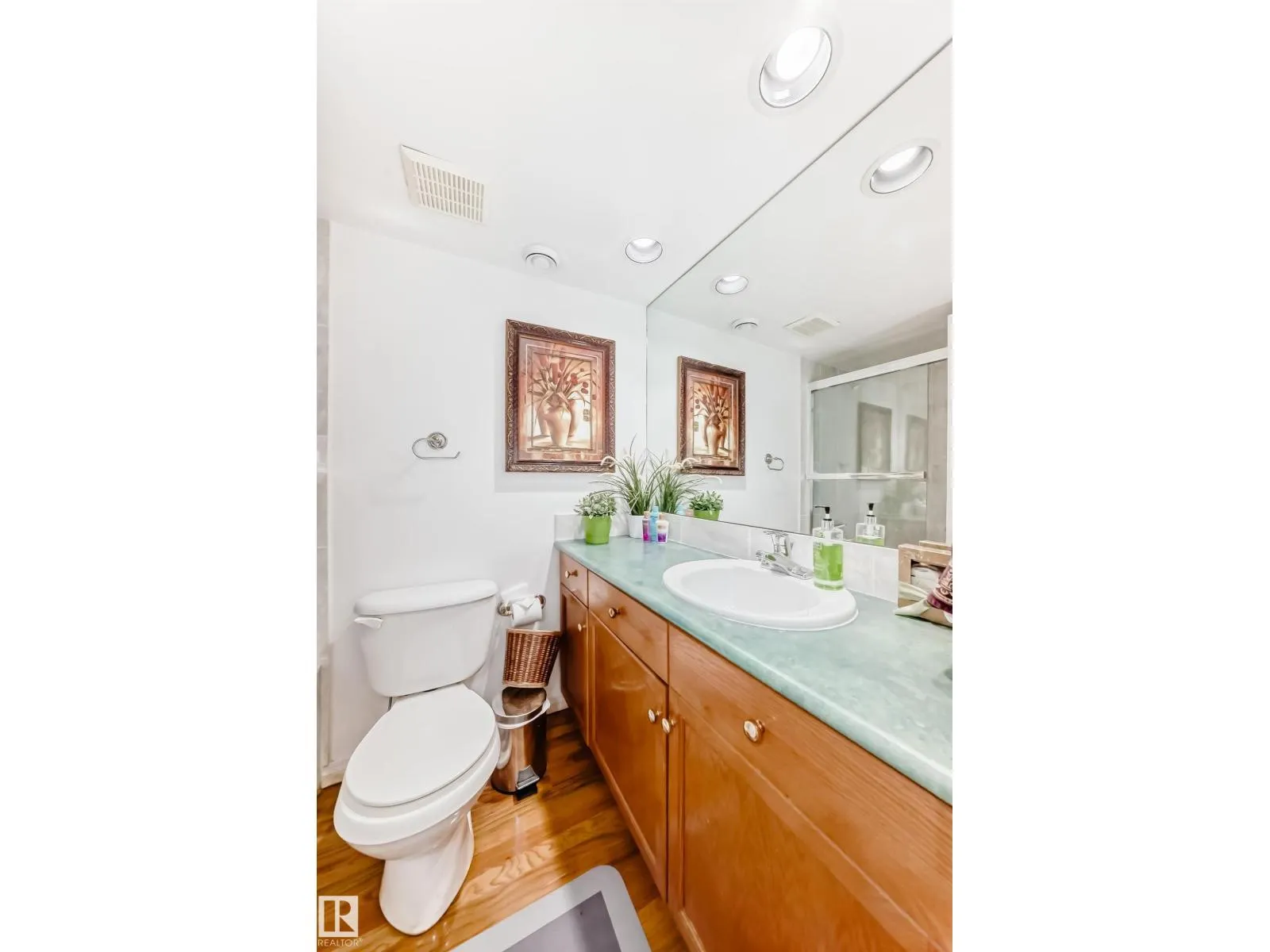 3548 33 AV NW